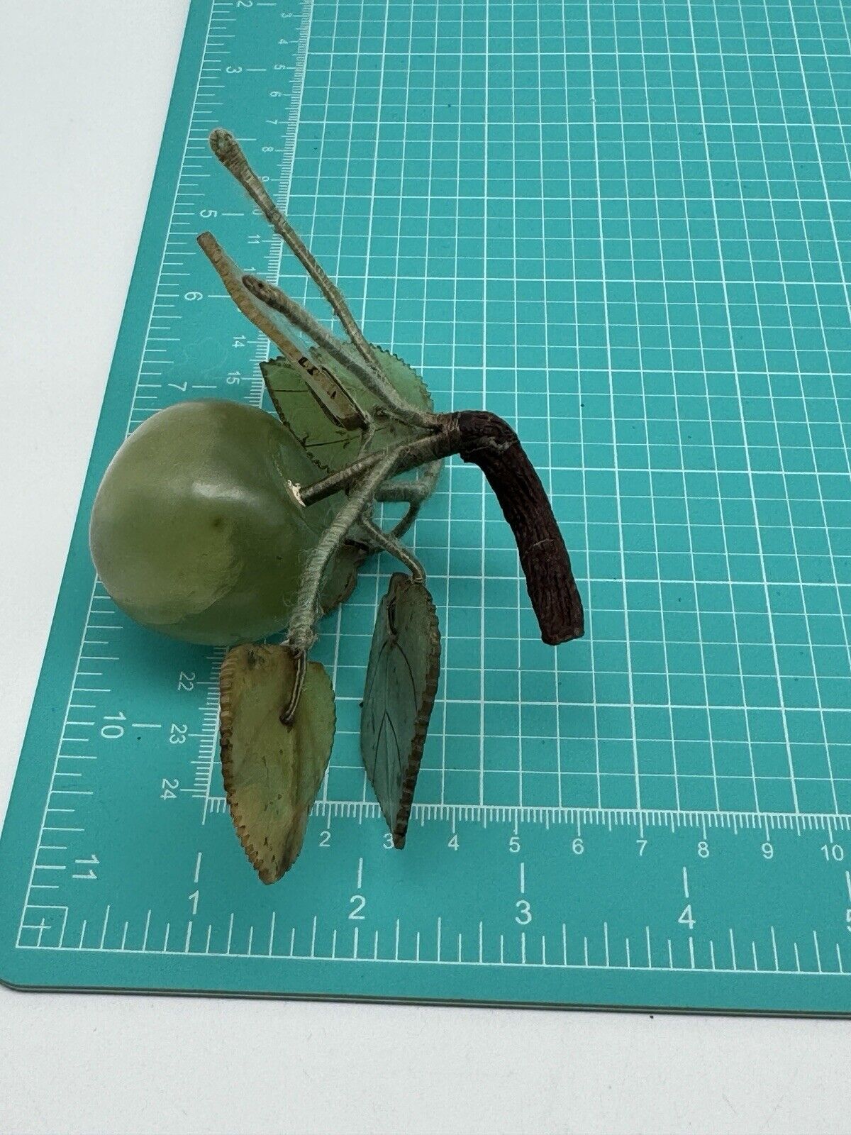 Vintage MCM Carved Jade Alabaster Stone Small APPLE