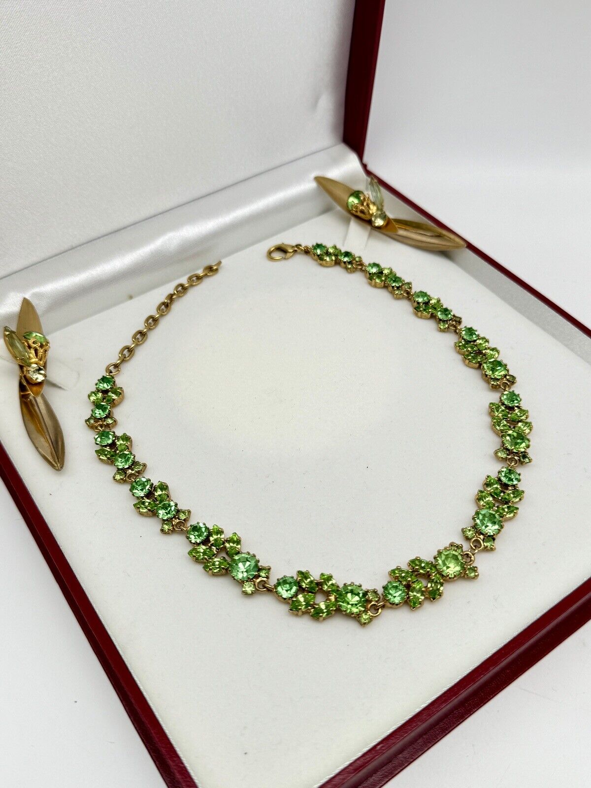 VINTAGE Grass Green Rhinestone Necklace With Earrings Goldtone ESTATE FIND