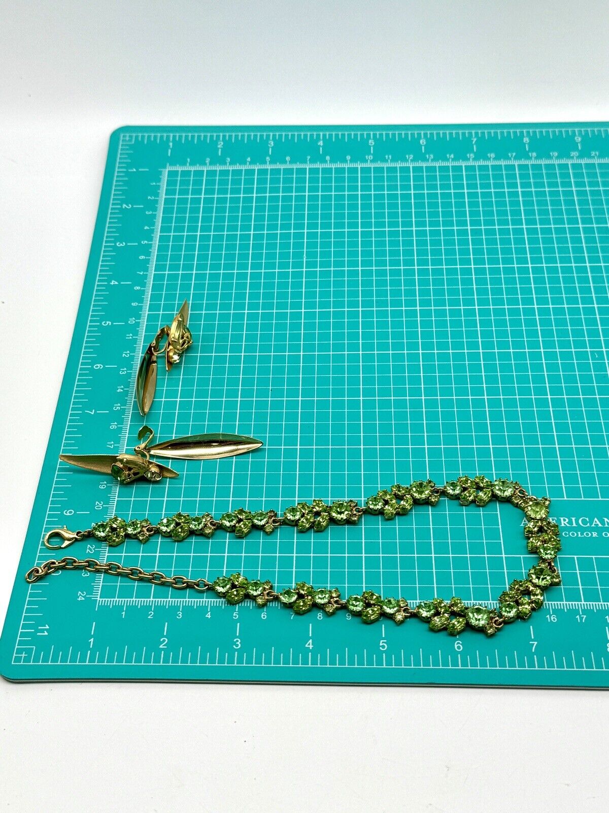 VINTAGE Grass Green Rhinestone Necklace With Earrings Goldtone ESTATE FIND