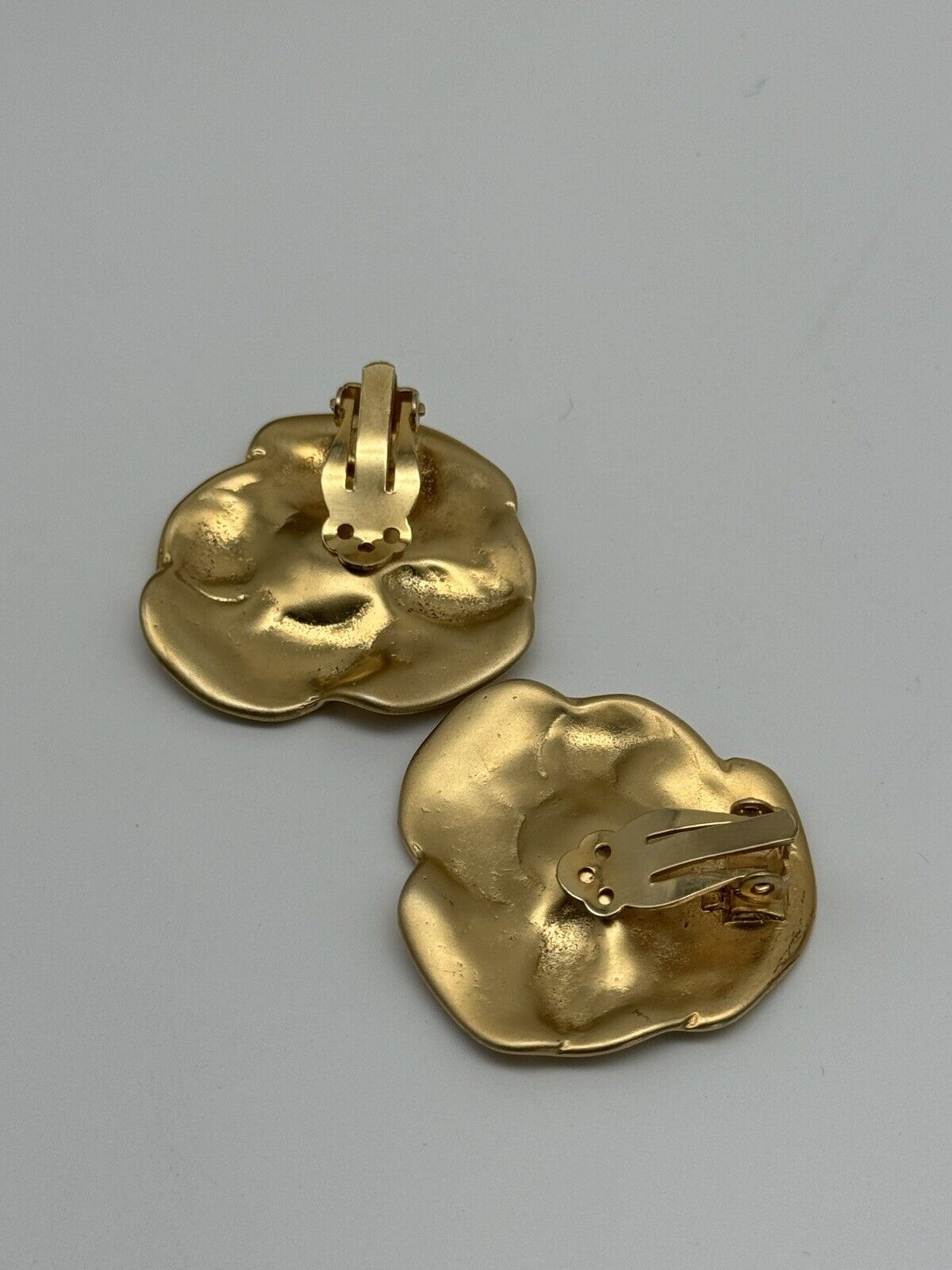 Vintage Pair Pansy Earrings Goldtone Clip-on SIGNED DEO