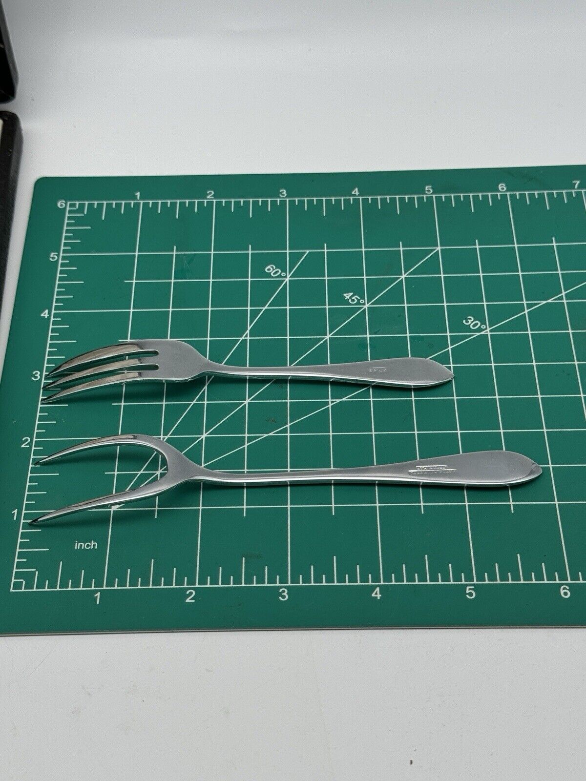 Vintage HORS D’OEUVRES SILVER PLATED NICKEL FORK SET BOXED PARTY SERVING UTENSILS