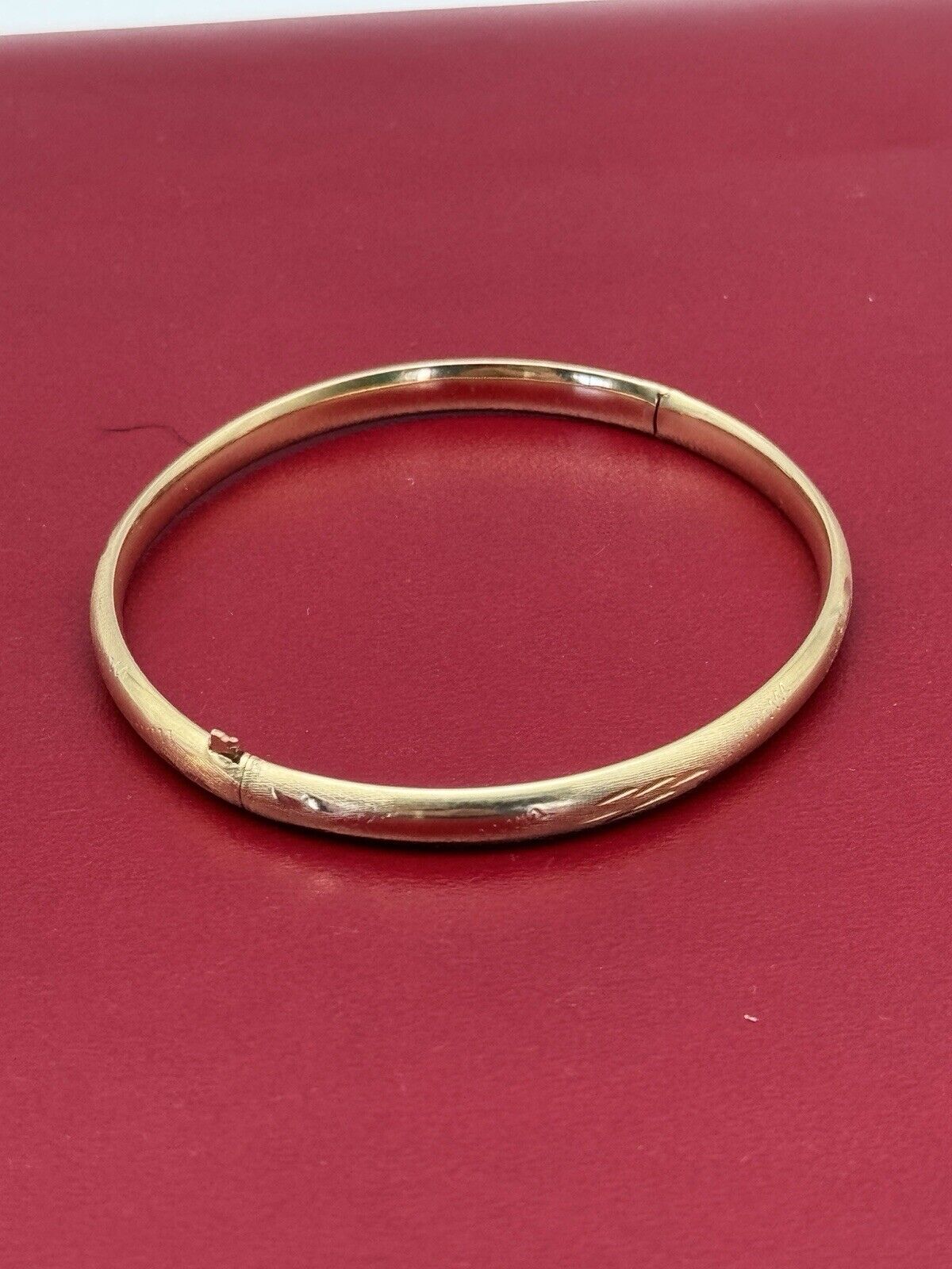 Vintage 14k Gold Bangle Bracelet Oval Etched Design 4.9g Estate Find
