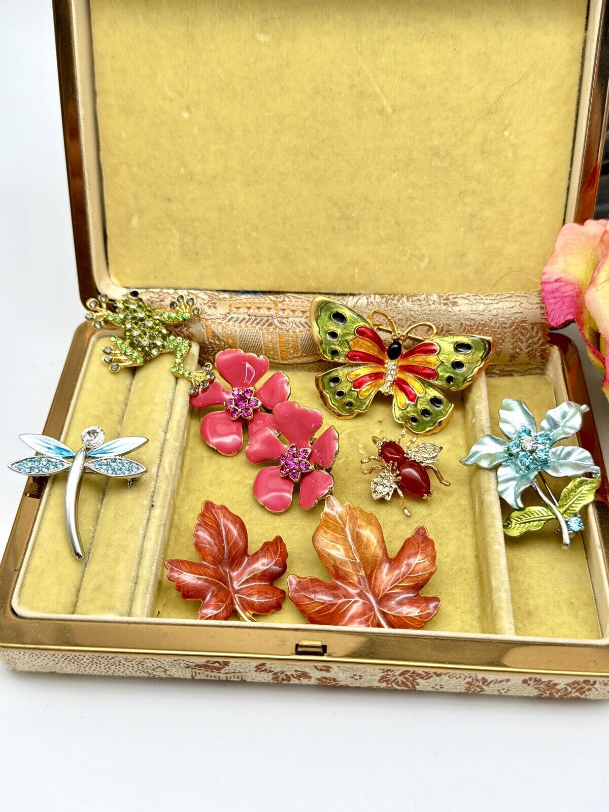 Vintage Jewelry Lot With Case THE GARDEN COLLECTION 9 Pieces‼️