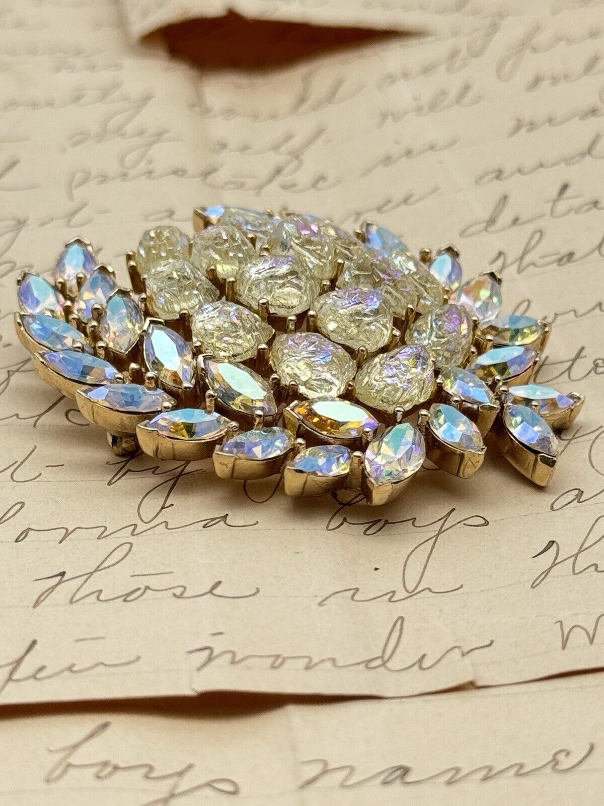 1950s CROWN TRIFARI Lavastone AB SIGNED Brooch Goldtone Etoile Collection RARE