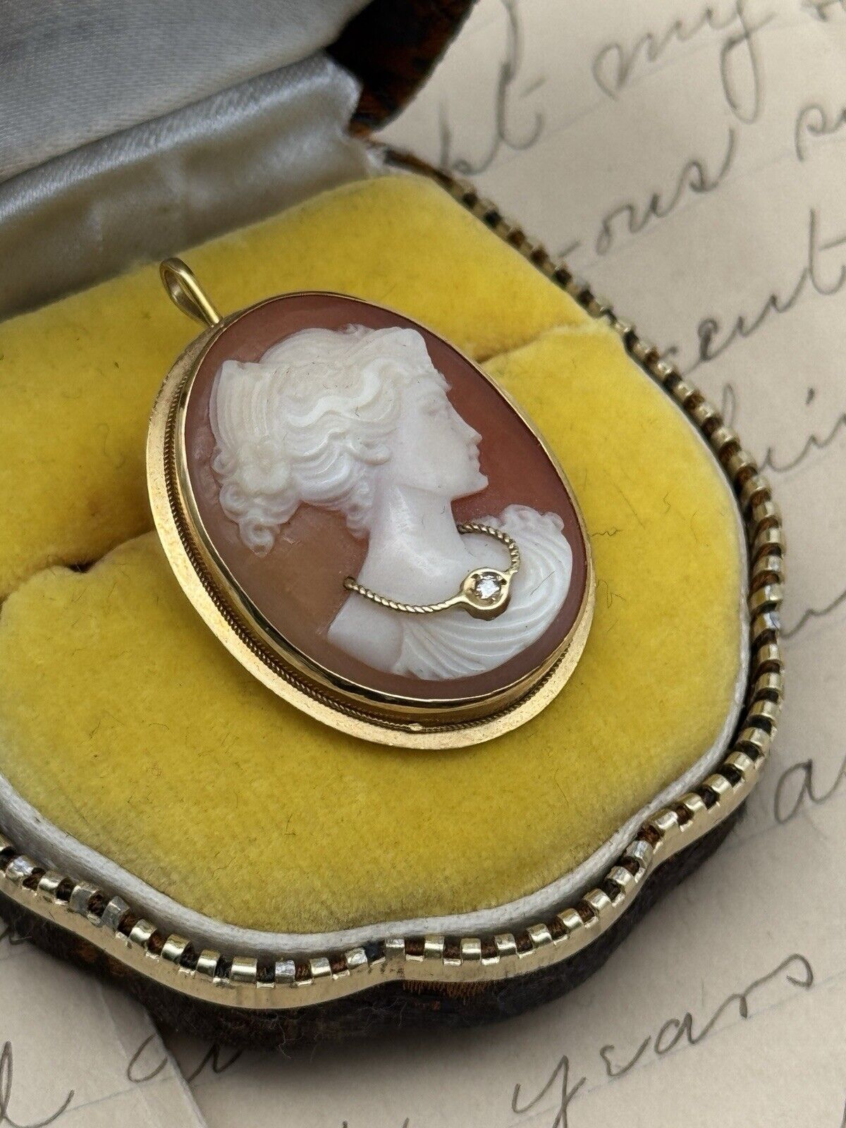Vintage 18k 750 Hallmark Gold Habille Cameo Pendant Brooch