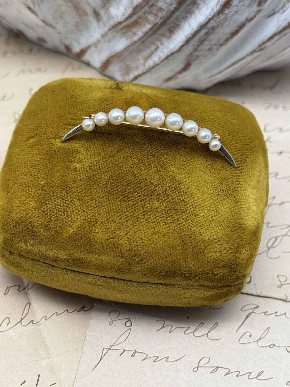 Vintage 14k Gold Pearl Crescent Moon Brooch Graduated 9 Pearls