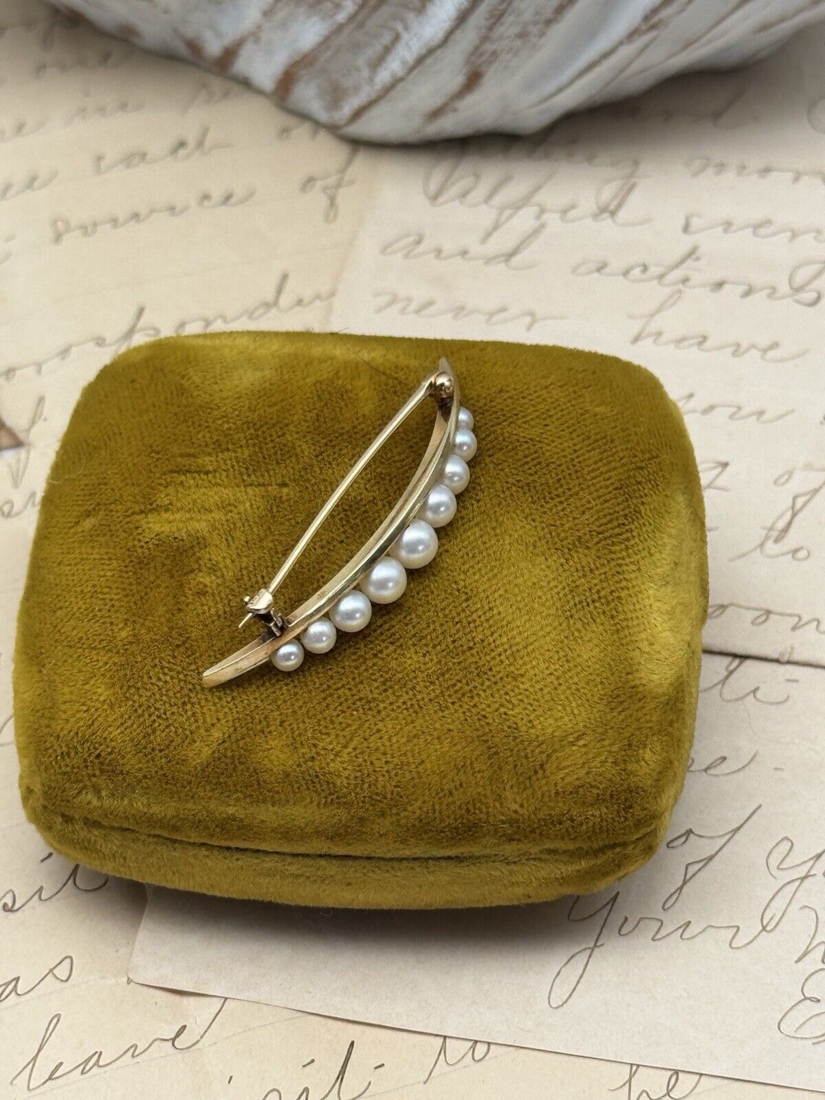 Vintage 14k Gold Pearl Crescent Moon Brooch Graduated 9 Pearls