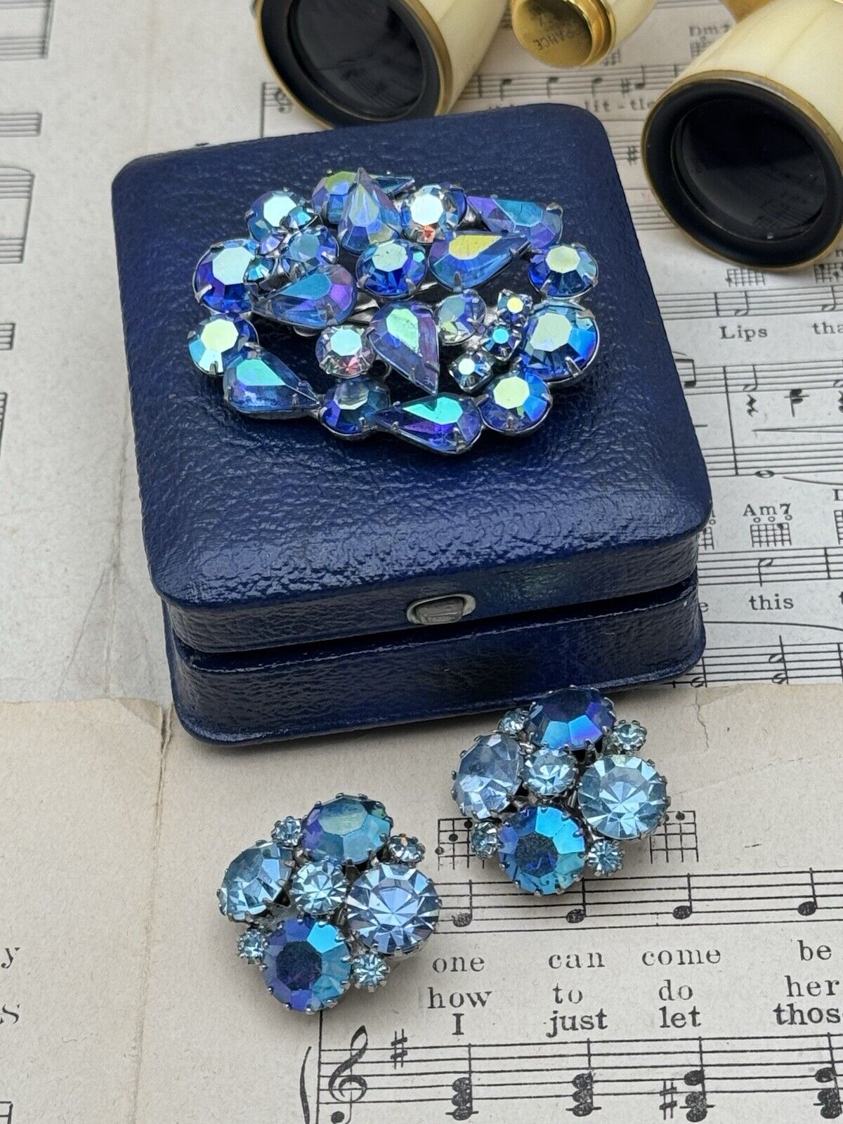 Vintage Blue AB Rhinestone Earrings Signed Weiß & Blue AB BROOCH Unsigned