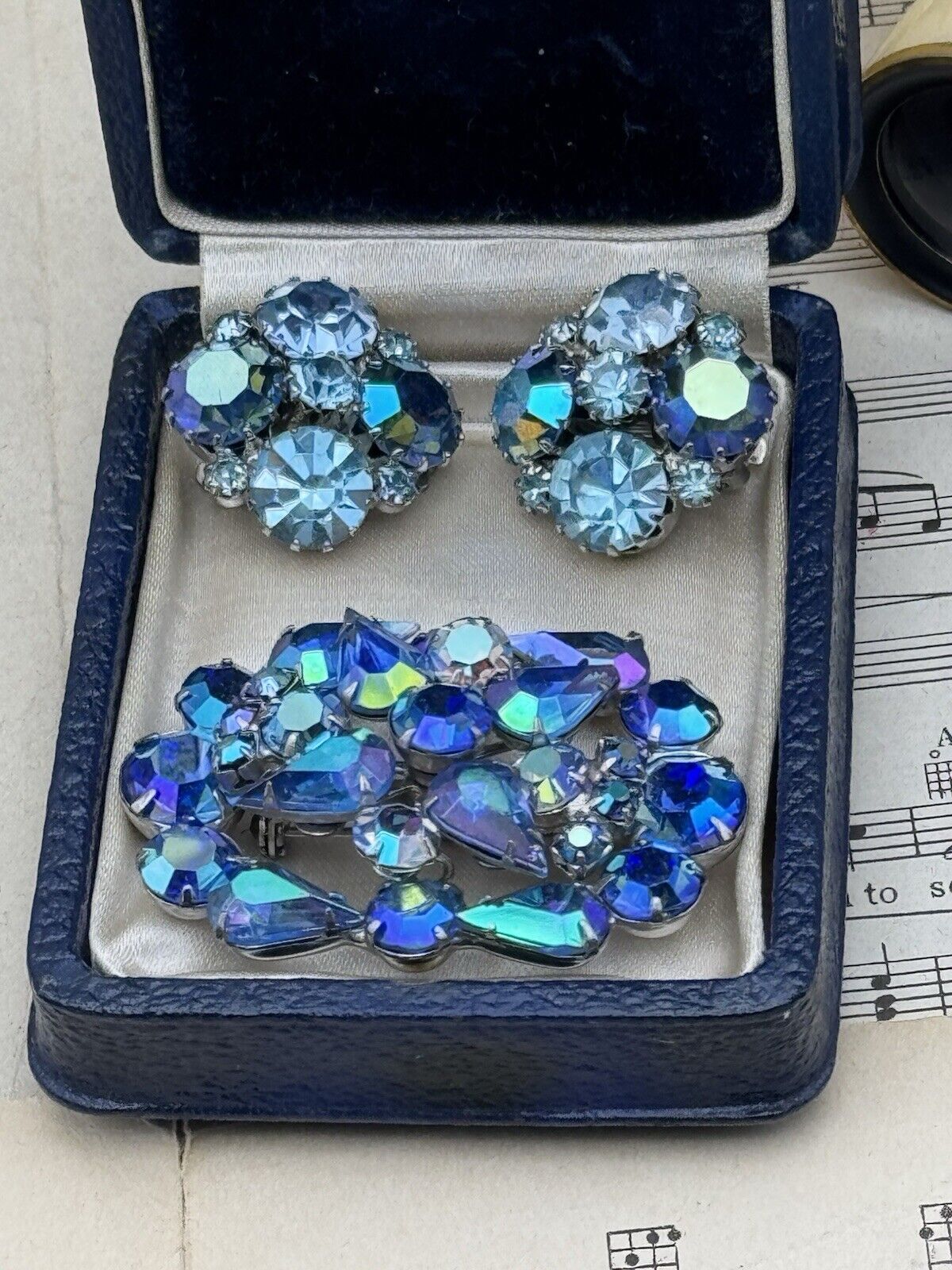 Vintage Blue AB Rhinestone Earrings Signed Weiß & Blue AB BROOCH Unsigned