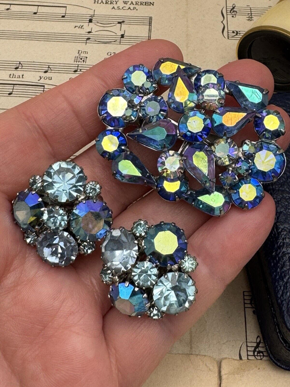 Vintage Blue AB Rhinestone Earrings Signed Weiß & Blue AB BROOCH Unsigned