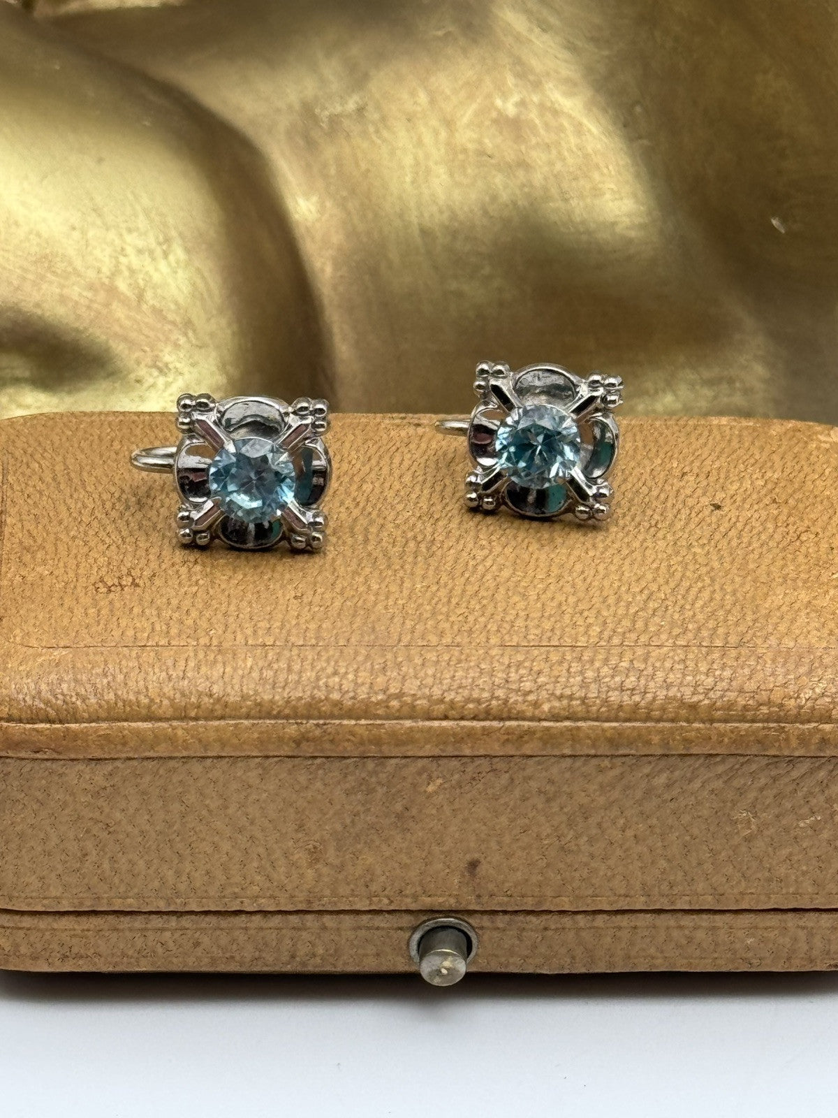 EXQUISITE Vintage Sterling Silver Screw Back Earrings Blue Rhinestone ESTATE FIND