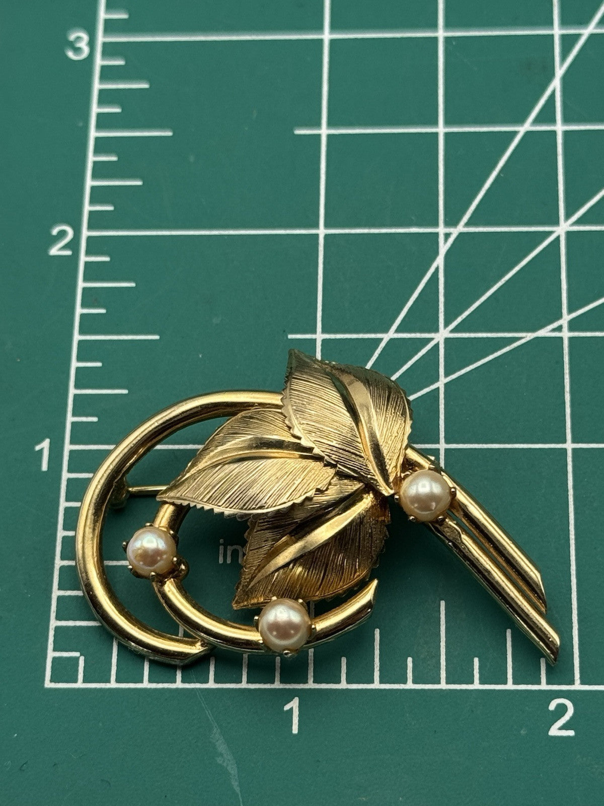 Vintage Goldtone Leaf Brooch Simulated Pearl ESTATE FIND