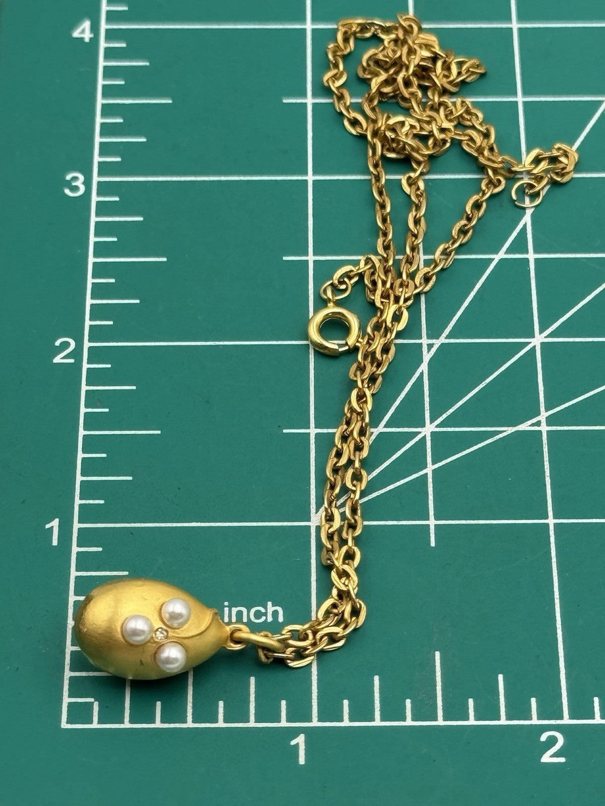 Vintage Goldtone Egg Pendant On 18” Goldtone Chain