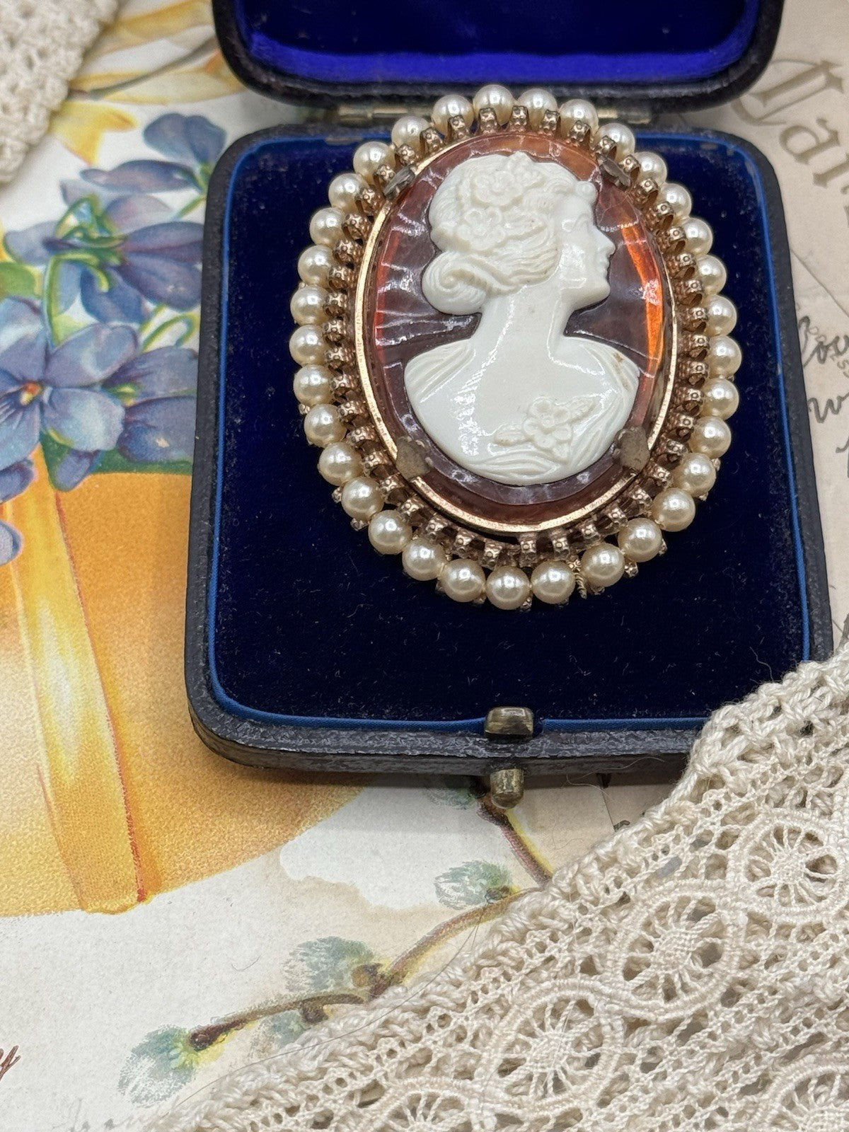 Vintage ANTIQUE STYLE Lucite Cameo Brooch Faux Pearls Goldtone
