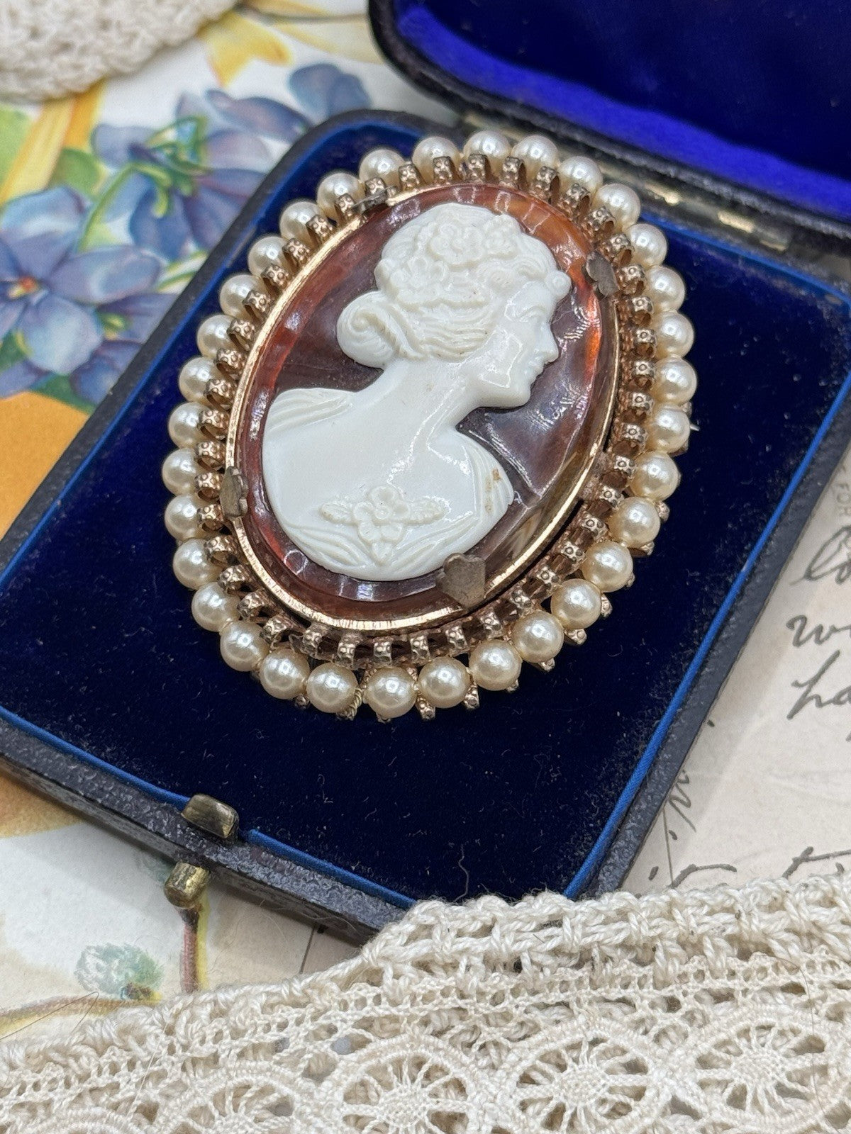 Vintage ANTIQUE STYLE Lucite Cameo Brooch Faux Pearls Goldtone