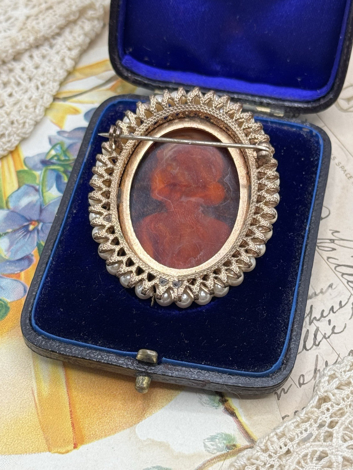 Vintage ANTIQUE STYLE Lucite Cameo Brooch Faux Pearls Goldtone