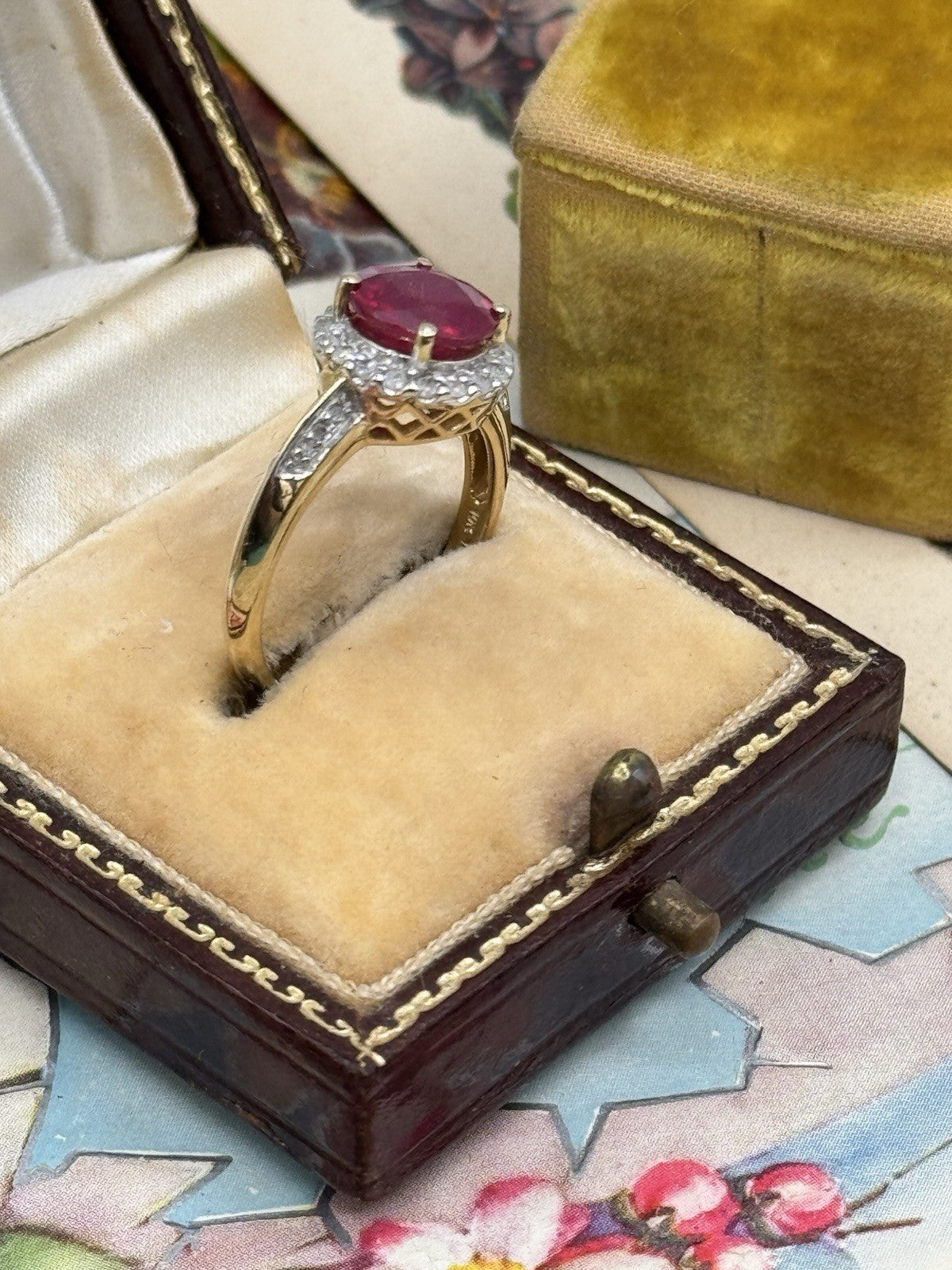 10k GOLD Signed THL Ring Red Center Stone SIZE 6.5
