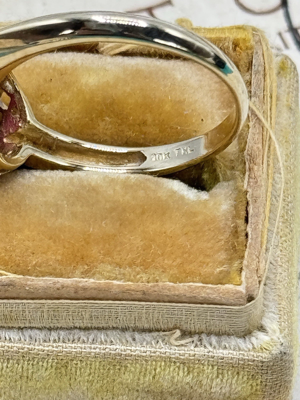 10k GOLD Signed THL Ring Red Center Stone SIZE 6.5