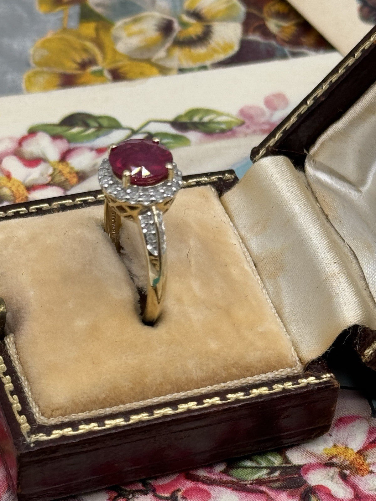 10k GOLD Signed THL Ring Red Center Stone SIZE 6.5