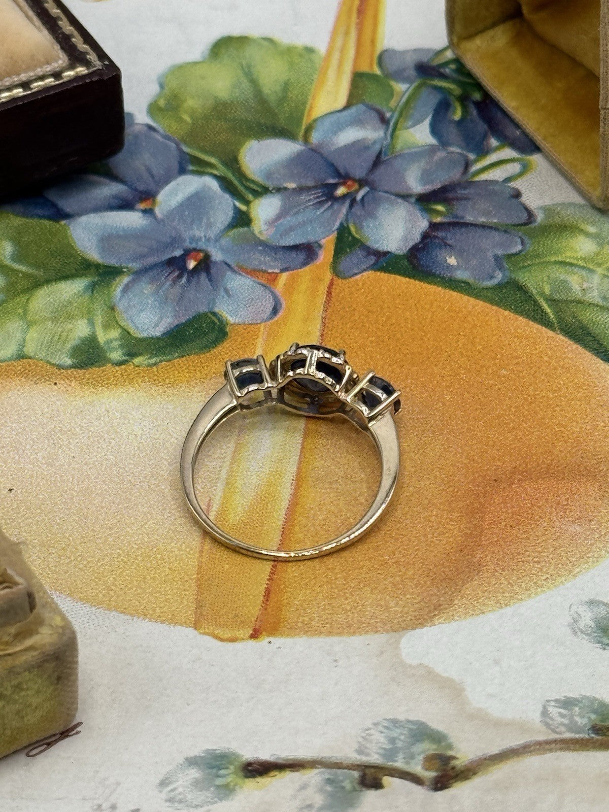 10k GOLD Blue Stone Ring ESTATE FIND Size 6.5