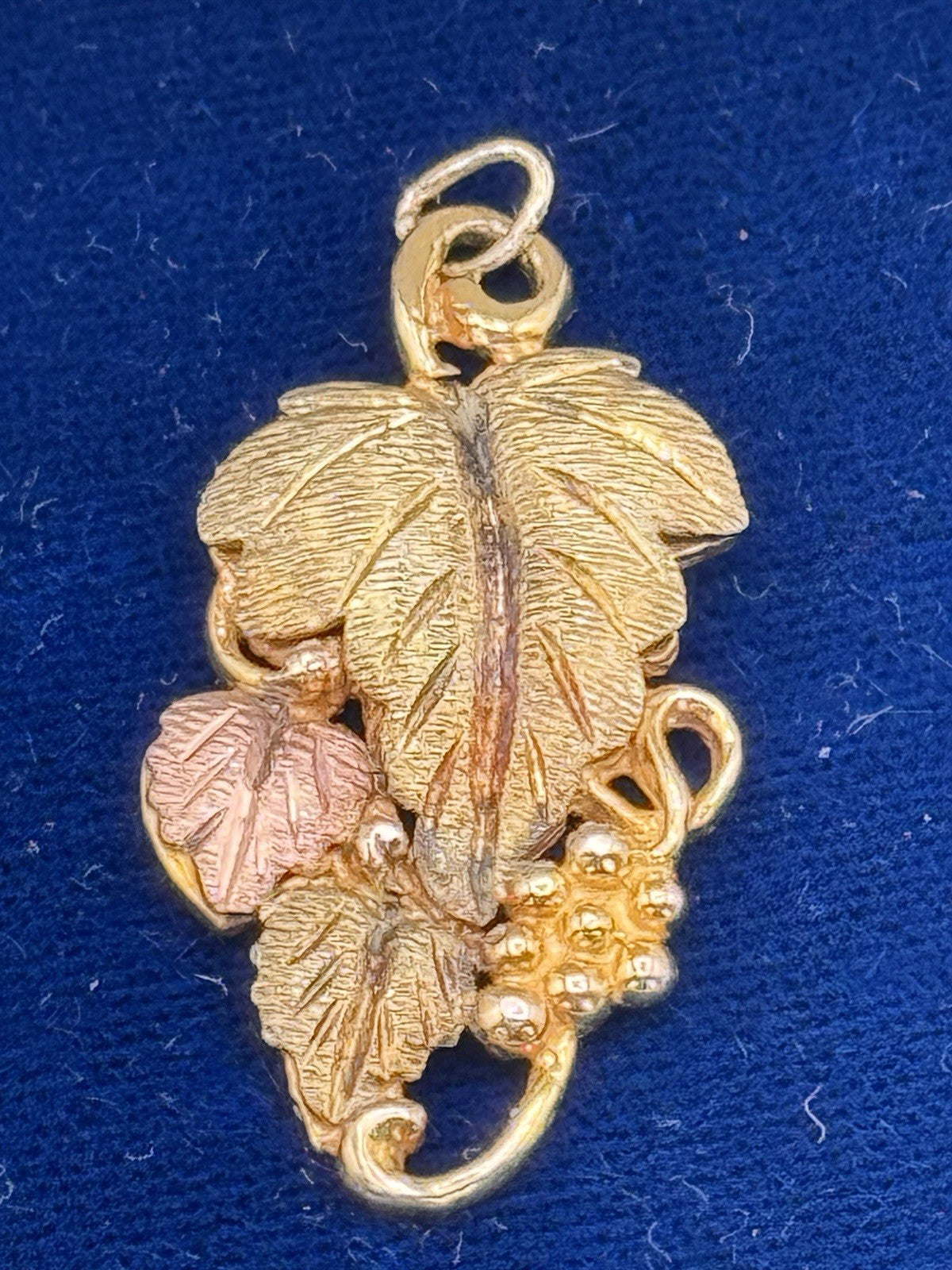 10k & 12k Black Hills Gold Pendant Black Hills Gold Vine Leaves Charm 3.4g