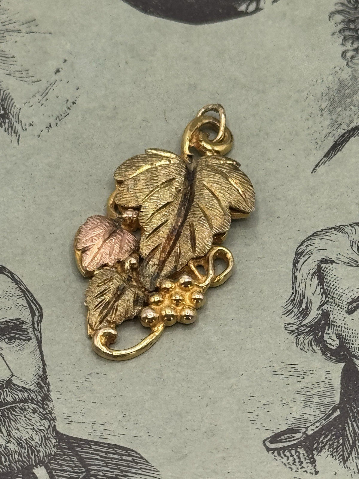 10k & 12k Black Hills Gold Pendant Black Hills Gold Vine Leaves Charm 3.4g