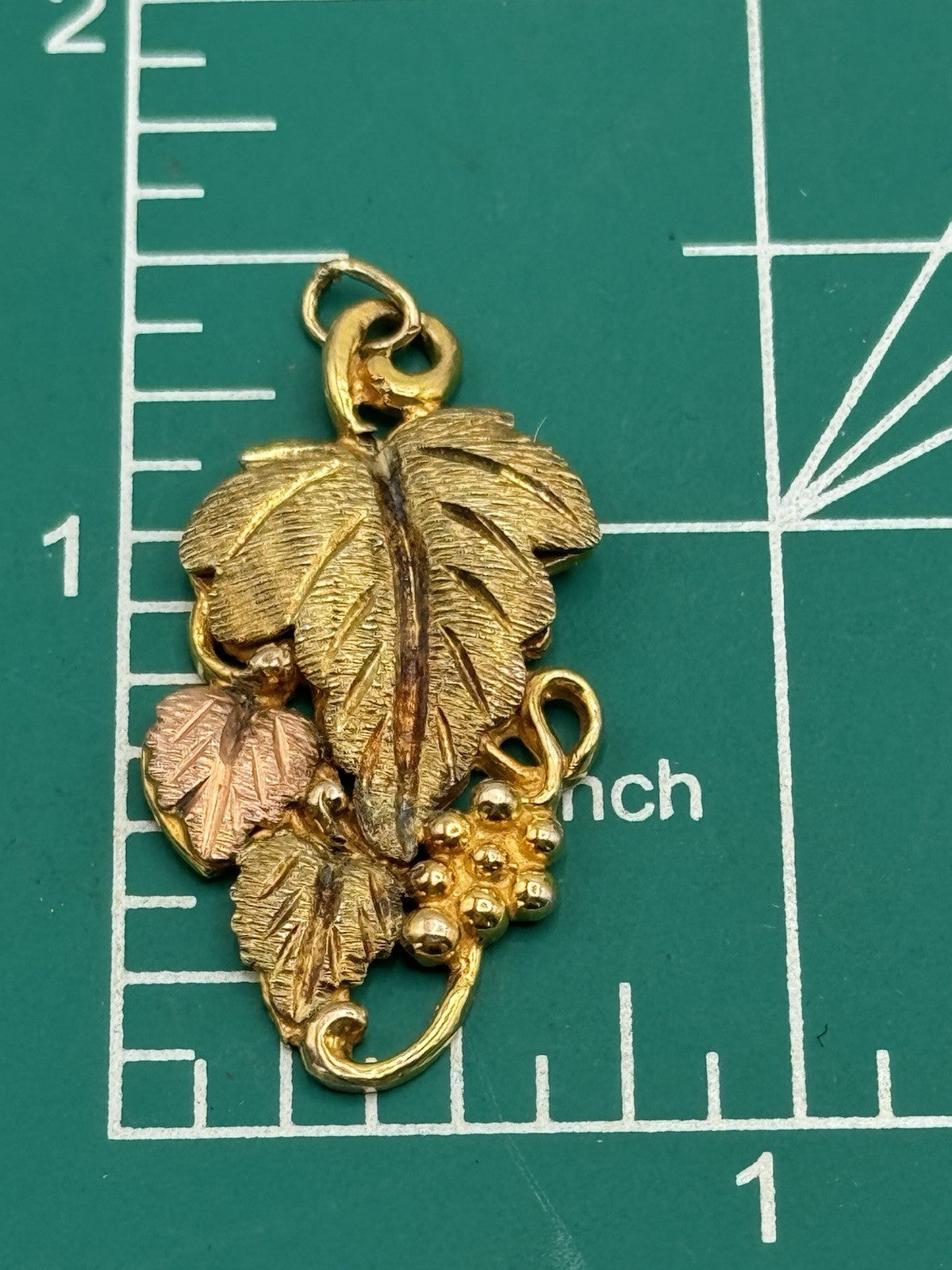 10k & 12k Black Hills Gold Pendant Black Hills Gold Vine Leaves Charm 3.4g