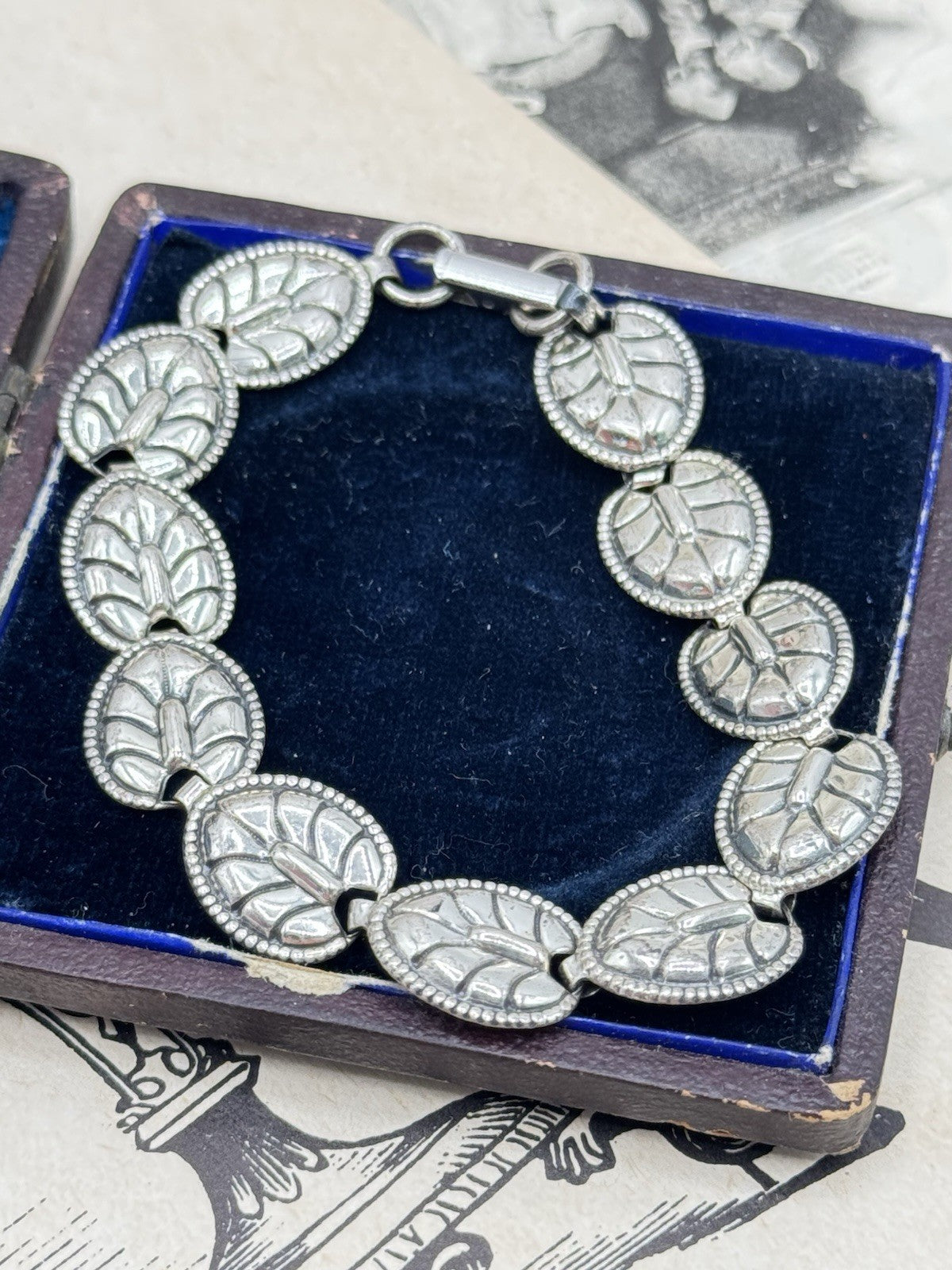 Vintage Sterling Signed Beau Embossed Leaf Detailed Designer Link Bracelet 7”