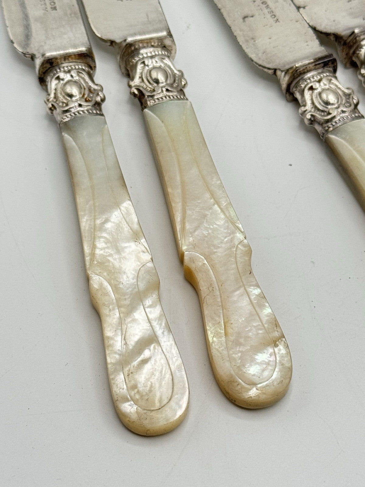 Set of 10 ANTIQUE Dinner Knives Mother Of Pearl HARRISON BROS & Howson 8.75” Cutlers to her Majesty