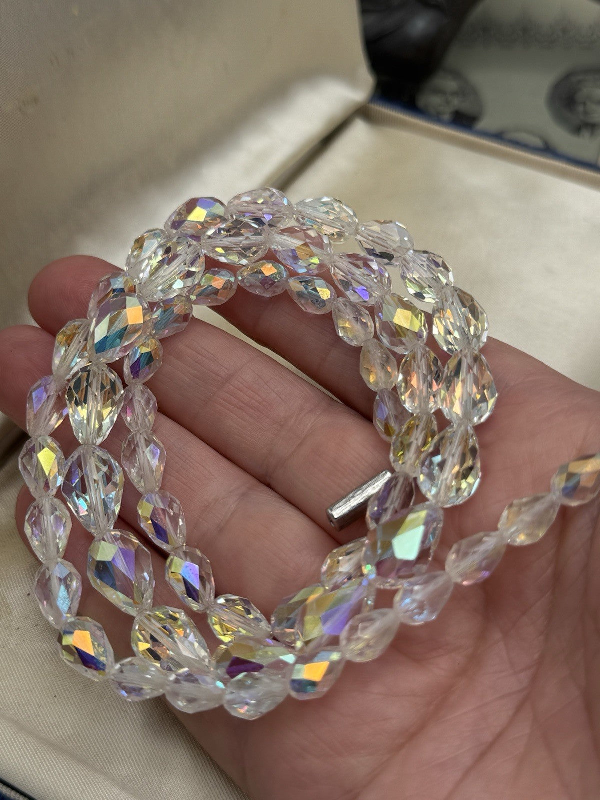 Clear AURORA BOREALIS Faceted Graduated Bead Necklace 25”l ESTATE FIND