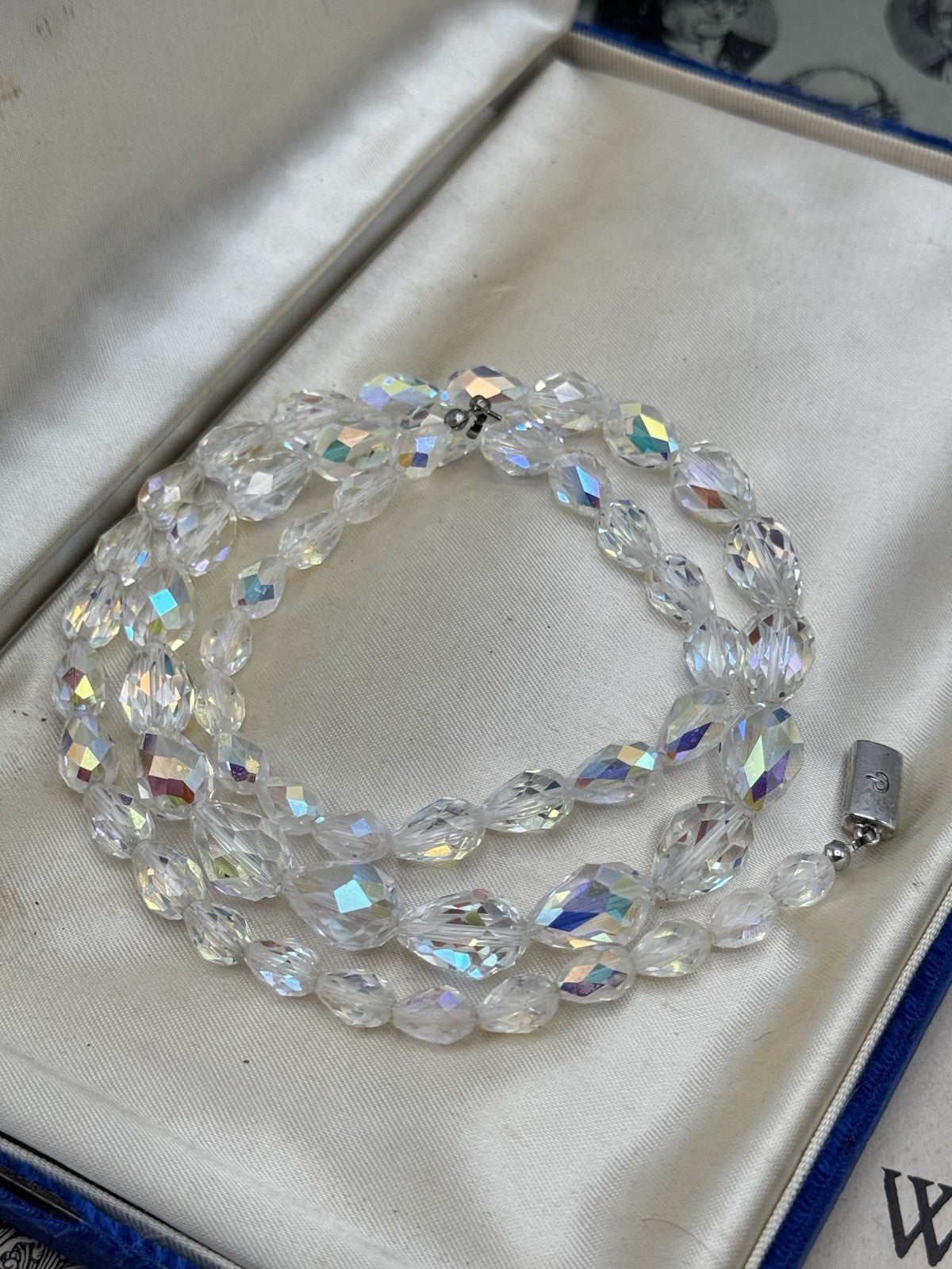 Clear AURORA BOREALIS Faceted Graduated Bead Necklace 25”l ESTATE FIND