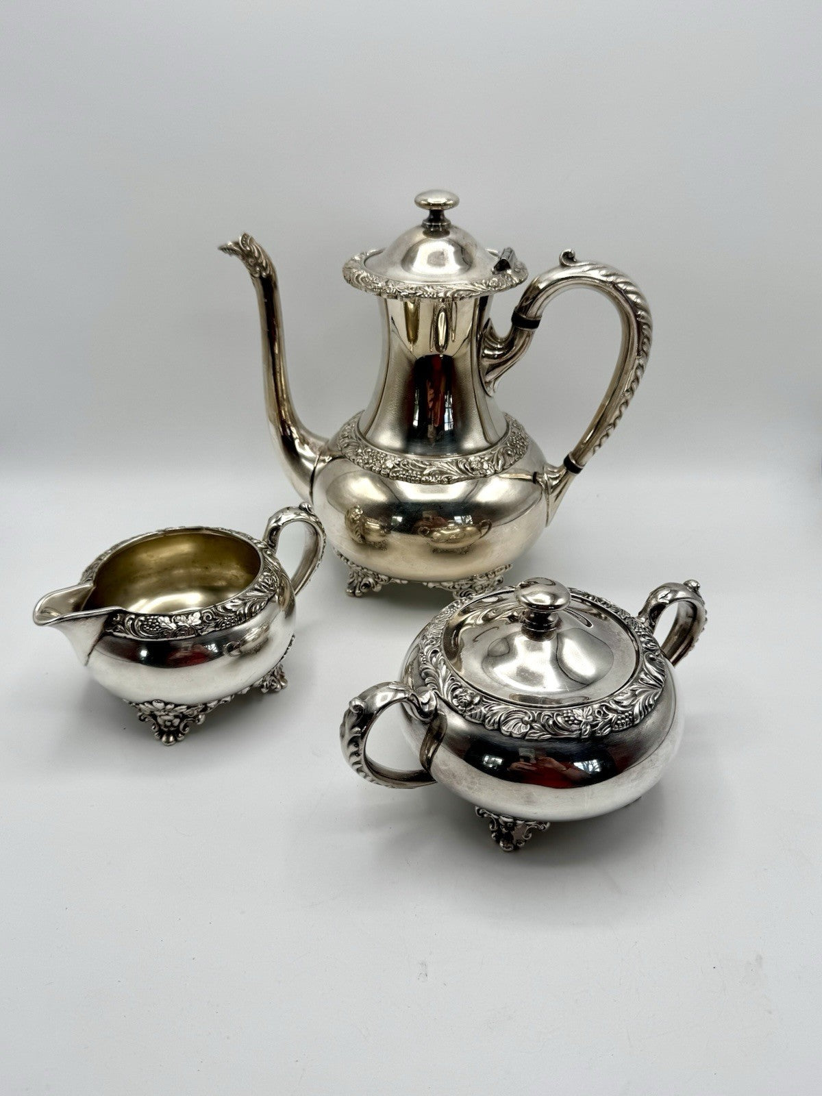 Antique Wilcox IS Silverplate Leaf Coffee Tea Pot Set Sugar Creamer Manor