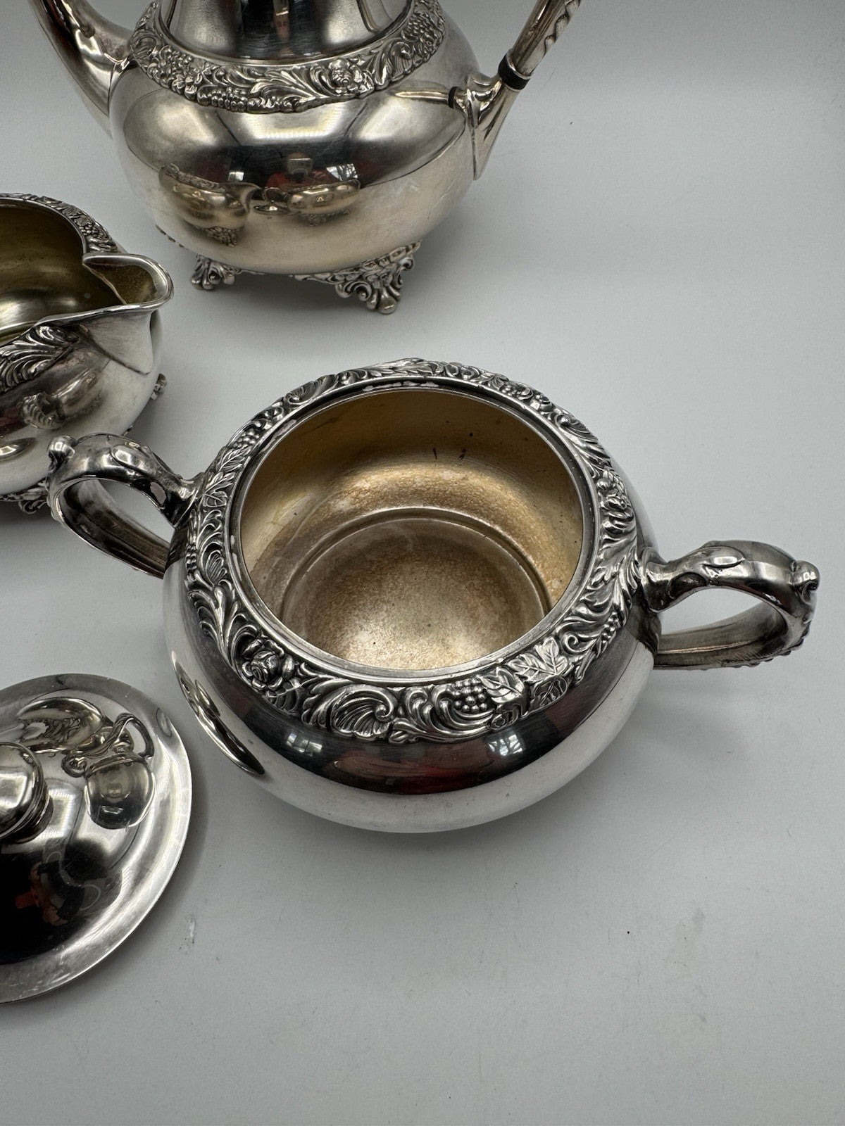 Antique Wilcox IS Silverplate Leaf Coffee Tea Pot Set Sugar Creamer Manor