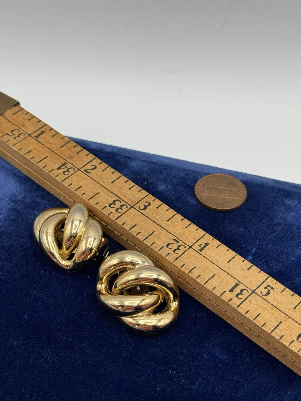 Vintage NAPIER Goldtone Chain Link Clip-on EARRINGS