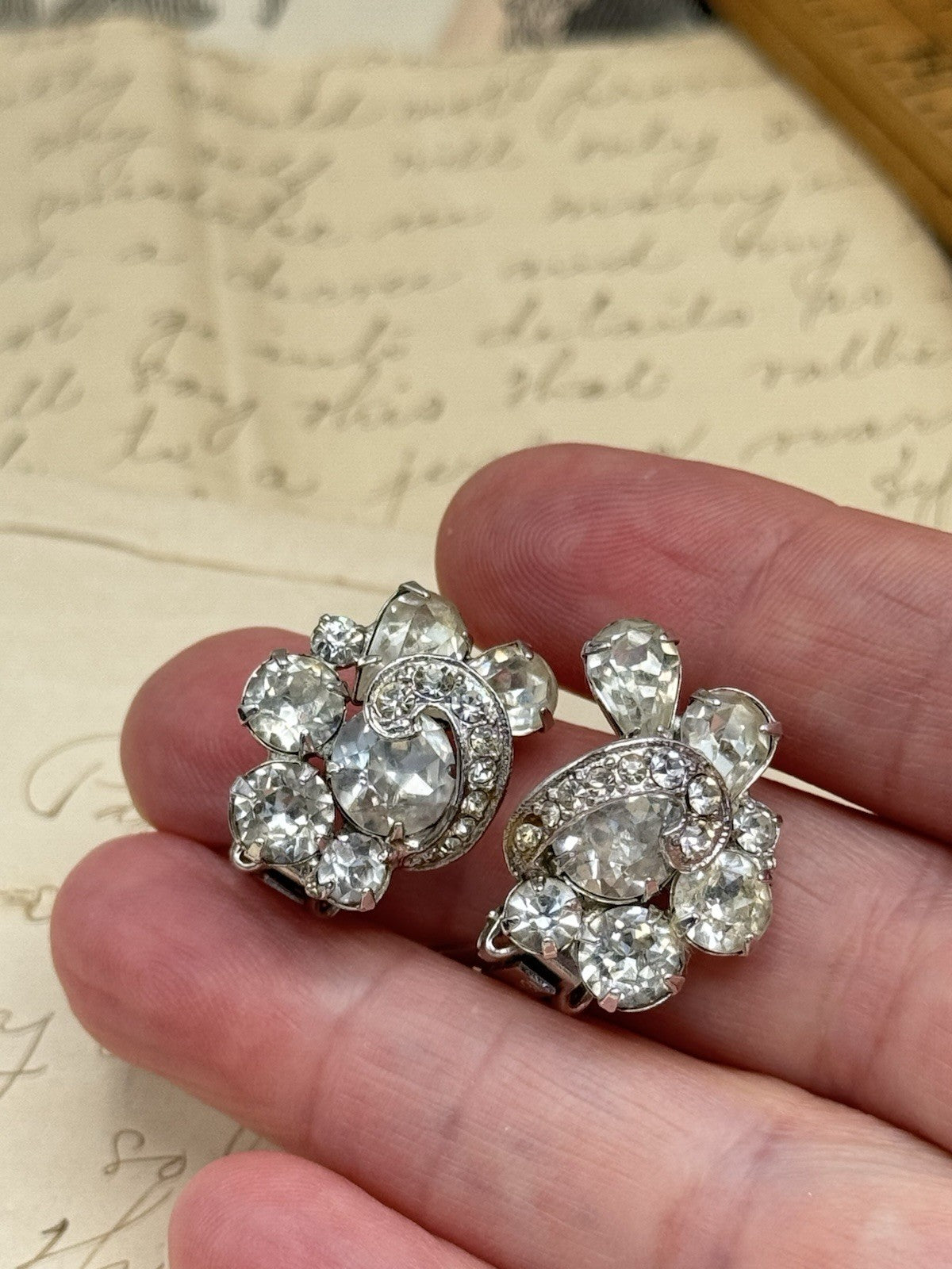 Vintage SIGNED Weiss Clear Rhinestone Earrings Clip-on ESTATE FIND