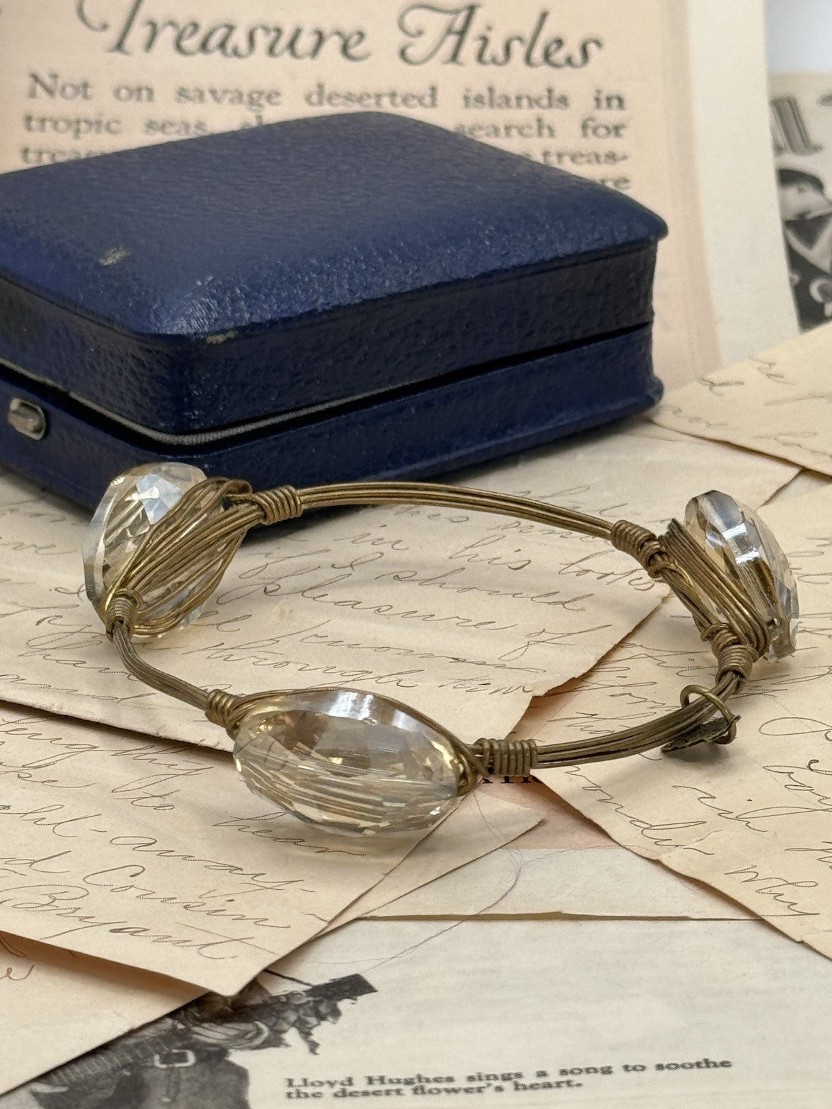 Clear Glass Crystal Goldtone Wire Wrapped Bangle Bracelet 8” Chunky ESTATE FIND