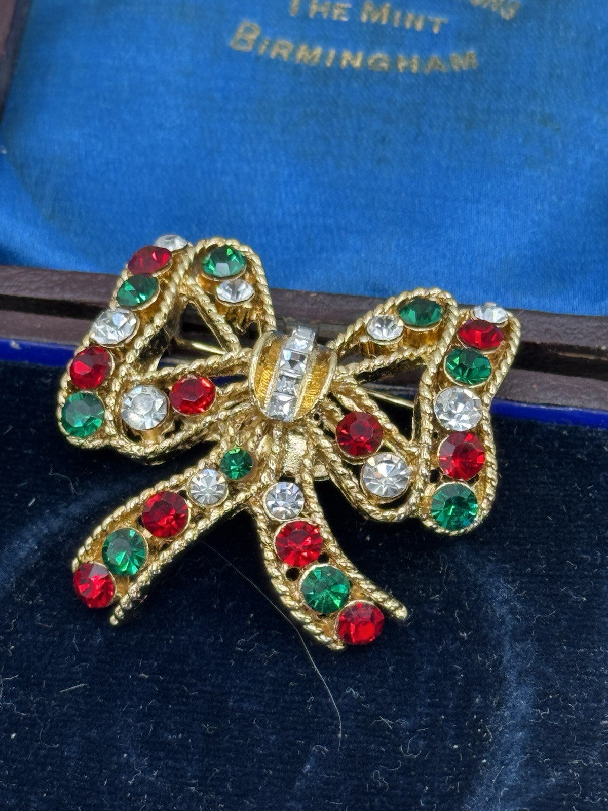 EISENBERG ICE Red Green Crystal Rhinestone Bow Knot Brooch ESTATE FIND