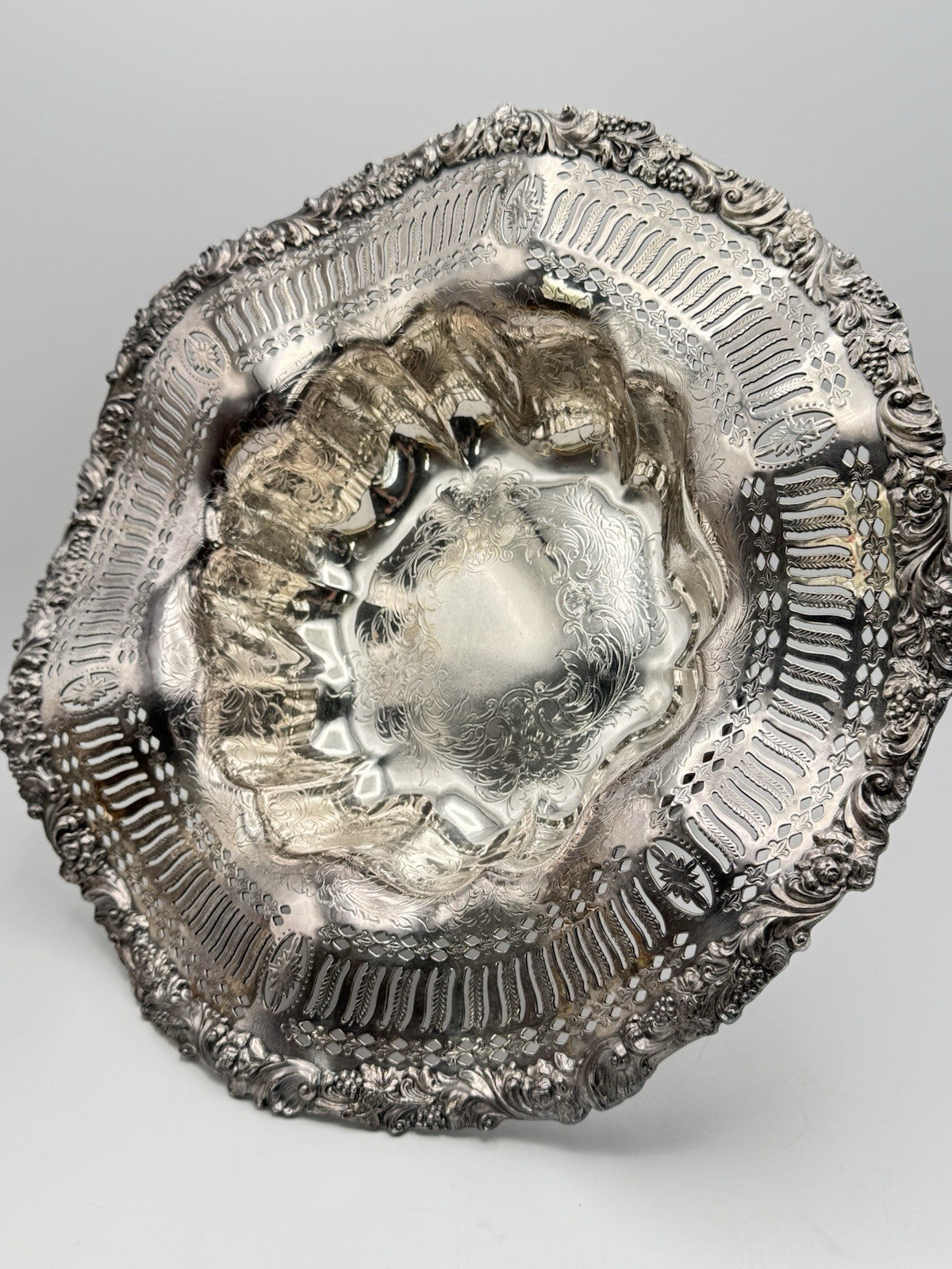 VINTAGE Silverplate Footed Presentation Bowl Reticulated Serpentine Edge WILCOX