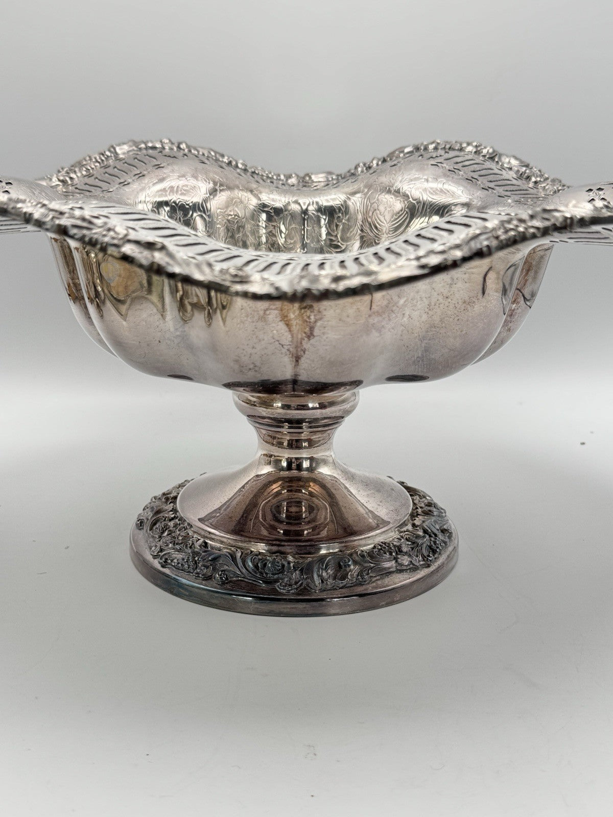 VINTAGE Silverplate Footed Presentation Bowl Reticulated Serpentine Edge WILCOX