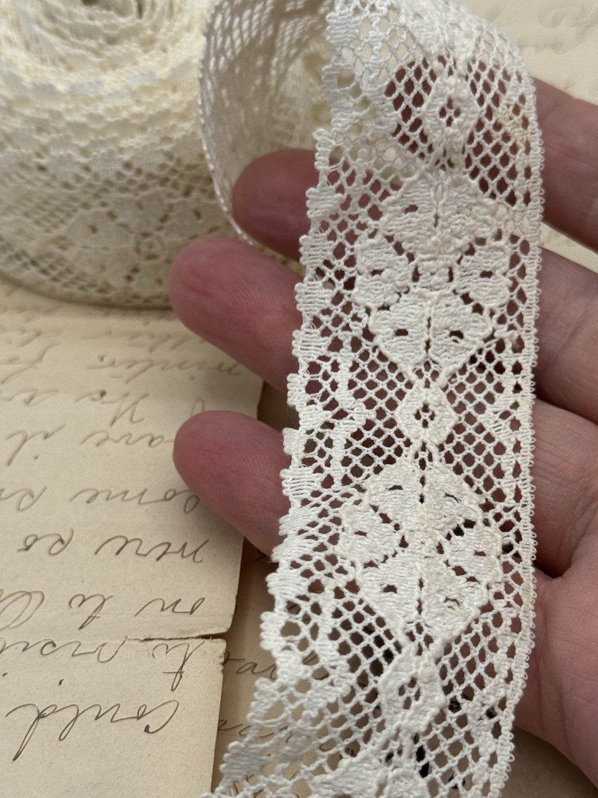 Circa 14 Feet 1.25” VINTAGE Lace Trim ESTATE FIND