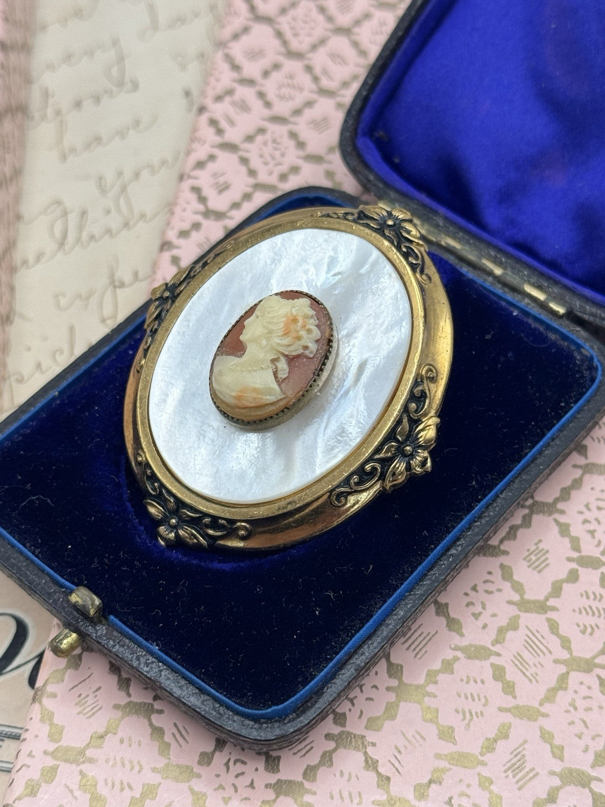 Vintage Faux Cameo MOTHER OF PEARL Goldtone Brooch ESTATE FIND