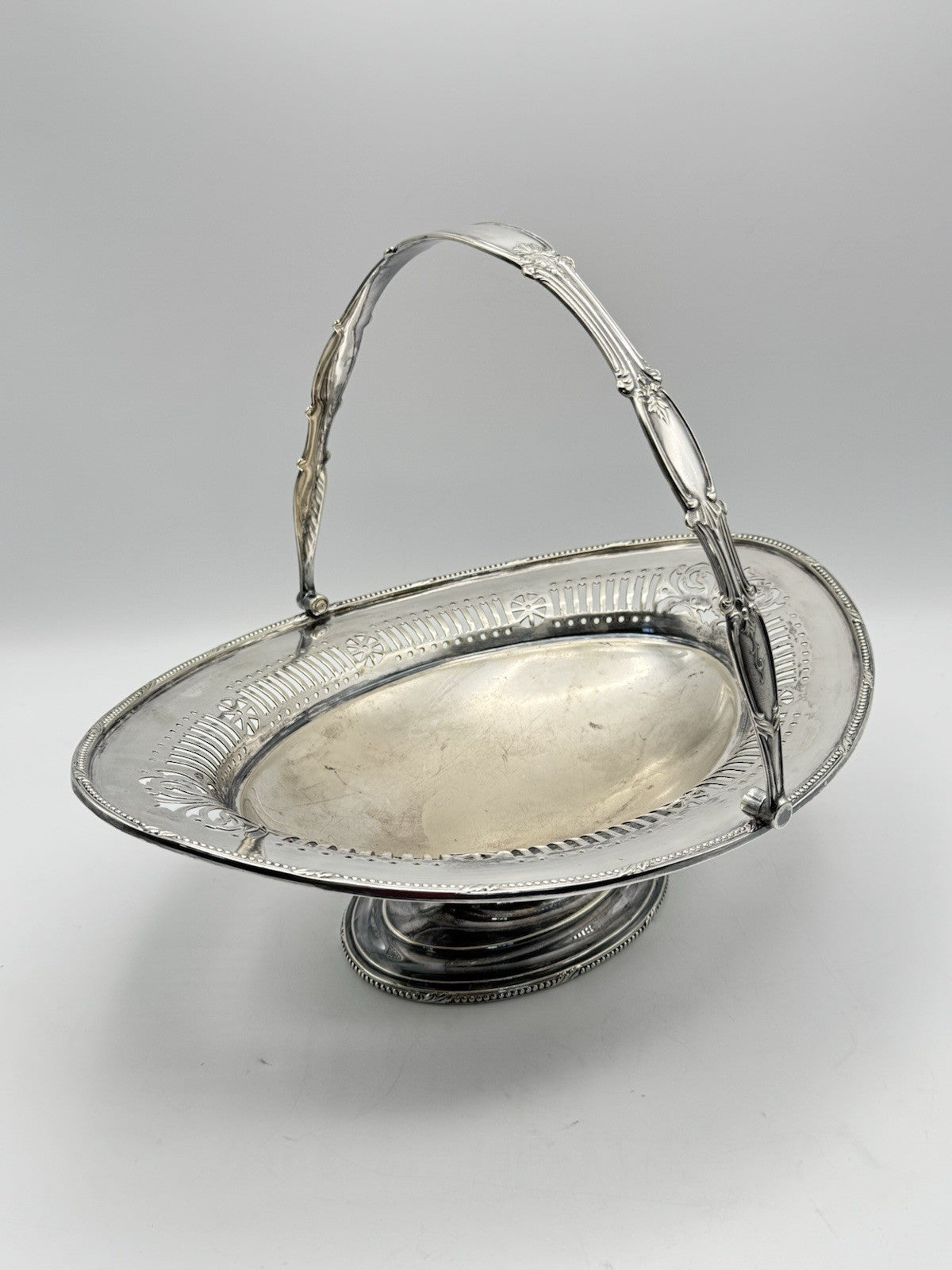English SHEFFIELD Silverplate Fruit Basket EMBASSY Gladwin Ltd