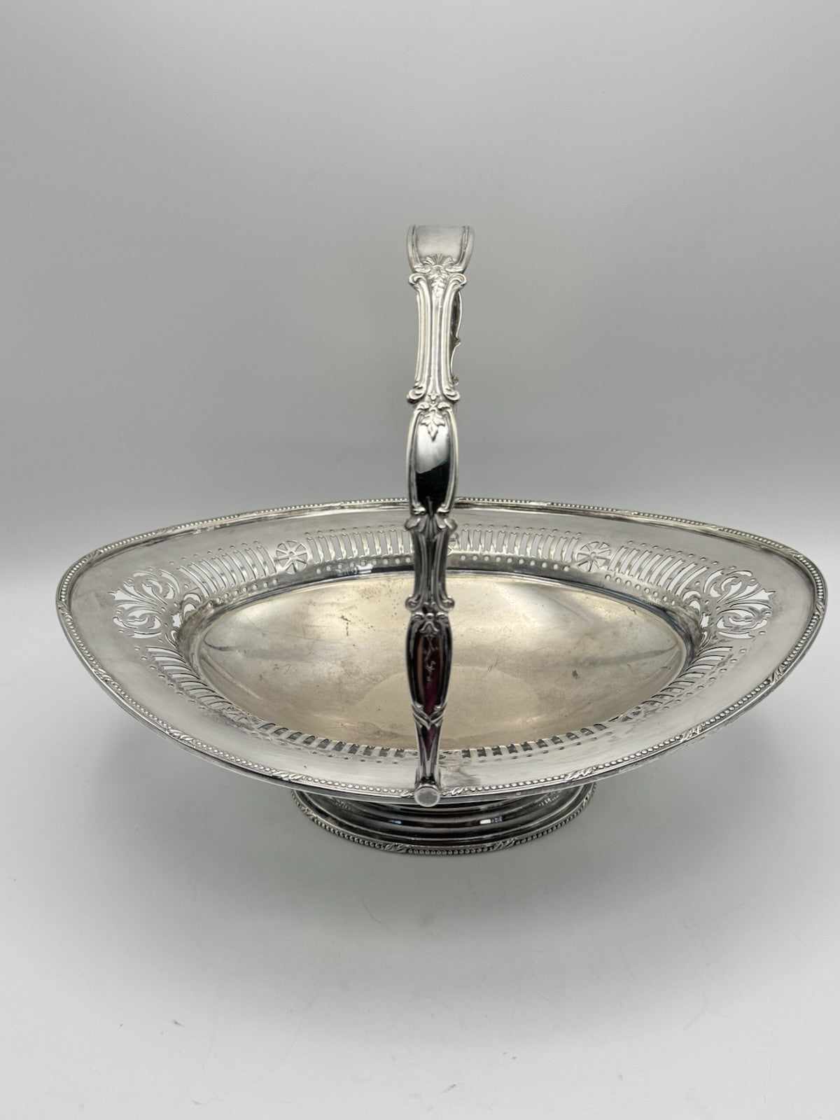 English SHEFFIELD Silverplate Fruit Basket EMBASSY Gladwin Ltd