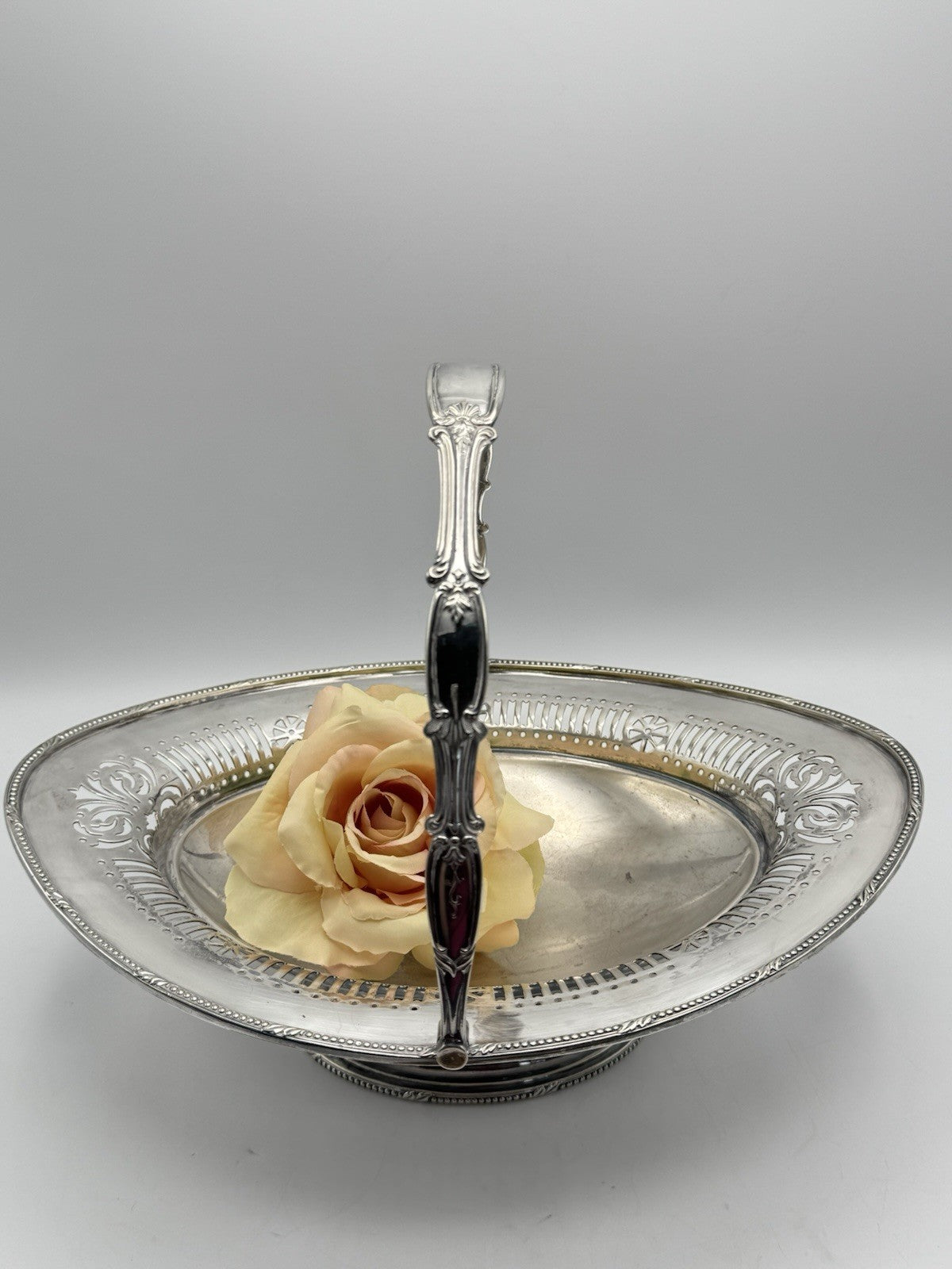 English SHEFFIELD Silverplate Fruit Basket EMBASSY Gladwin Ltd