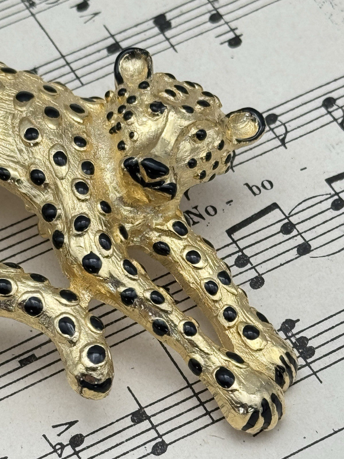 Vintage 1987 Mimi Di N Goldtone Enamel Large Belt Buckle “Leopard Jaguar” Metal