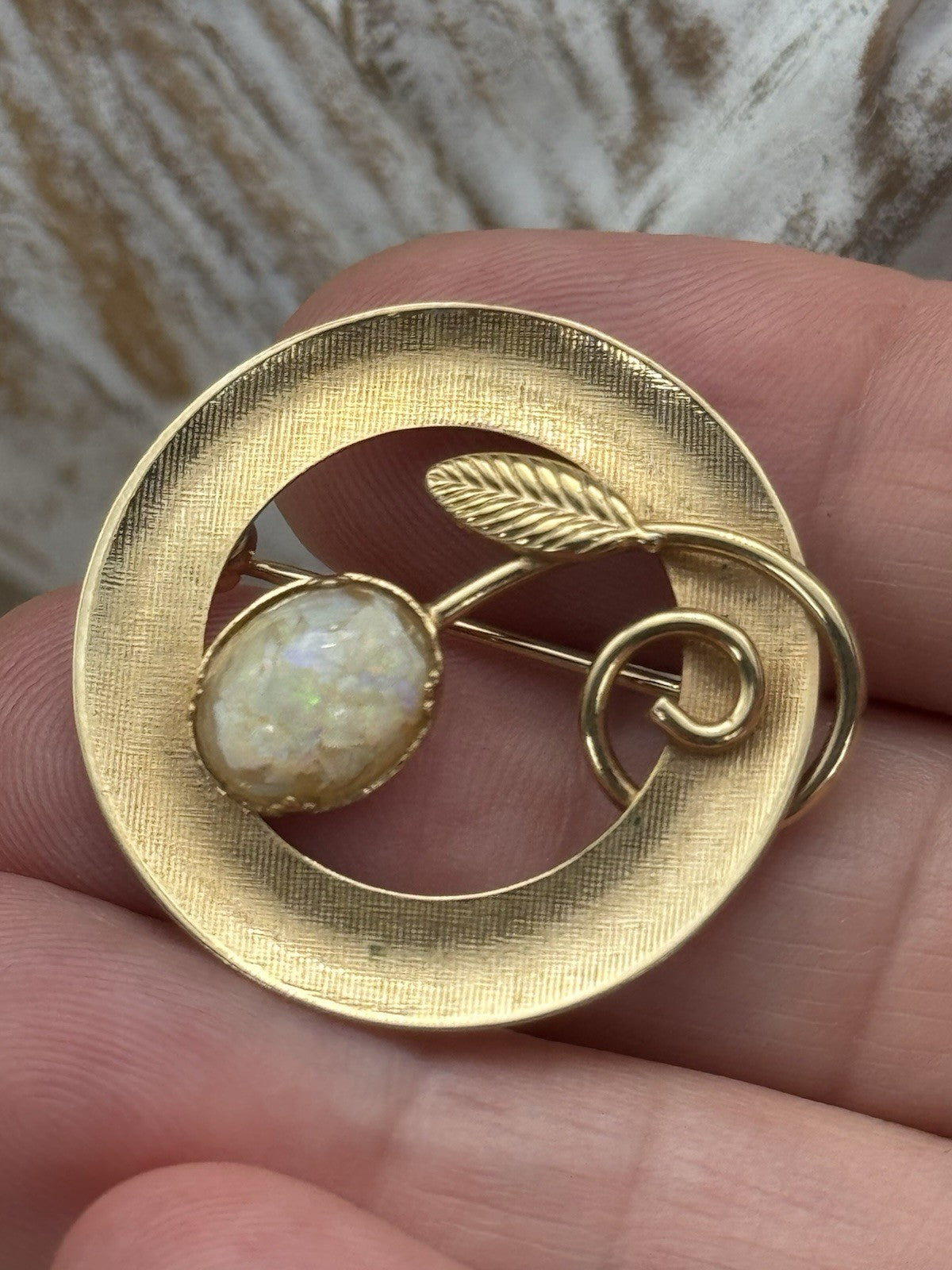 Vintage Goldtone Circle Brooch ESTATE FIND