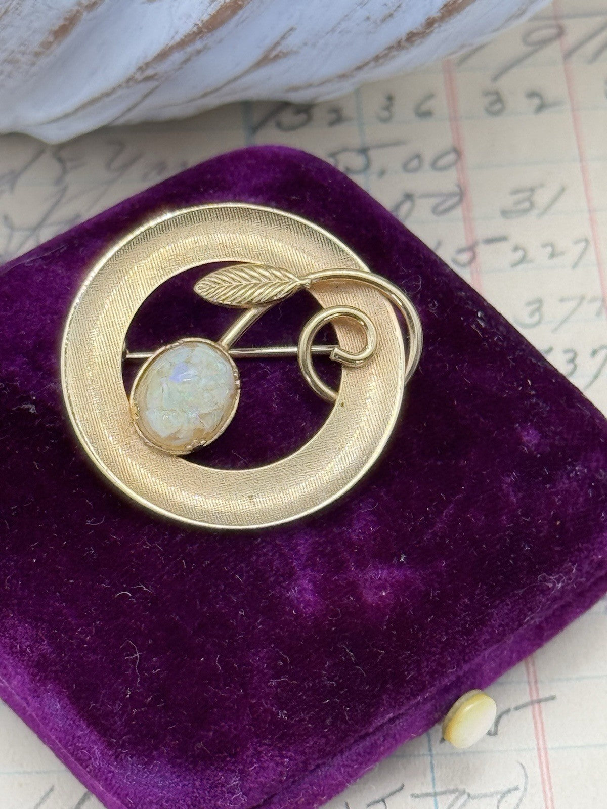 Vintage Goldtone Circle Brooch ESTATE FIND