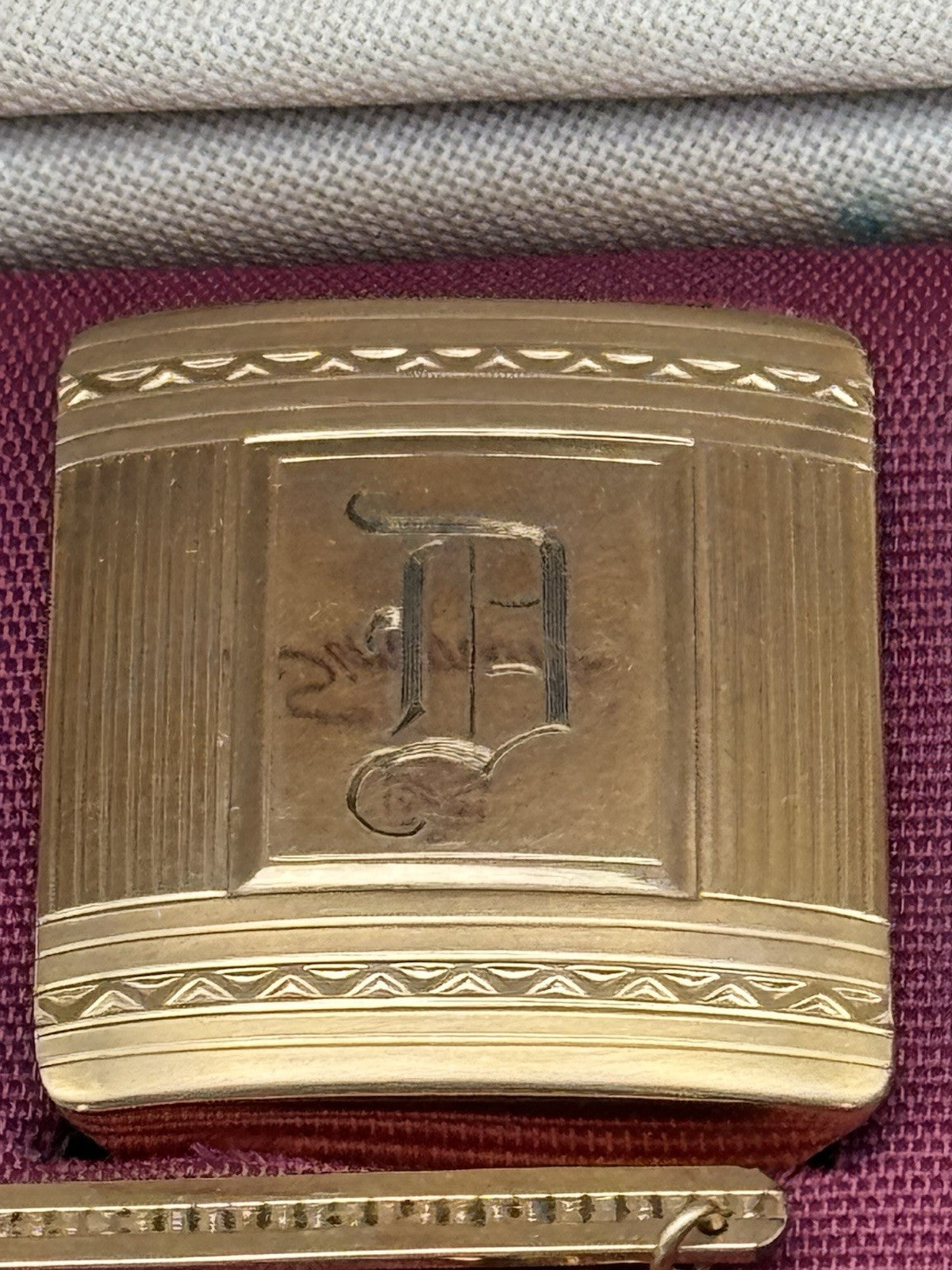 Gentlemen’s Belt Buckle Tie Clip Pocket Knife Set In Case Monogram D Goldtone