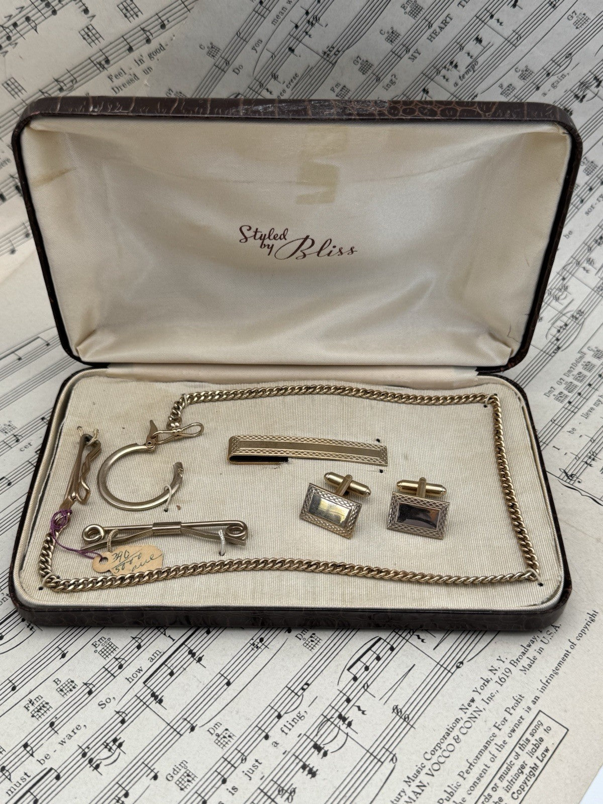 Vintage Gentlemen Case Goldtone Watch Chain Cufflinks Tie Bar Collar Stays Case