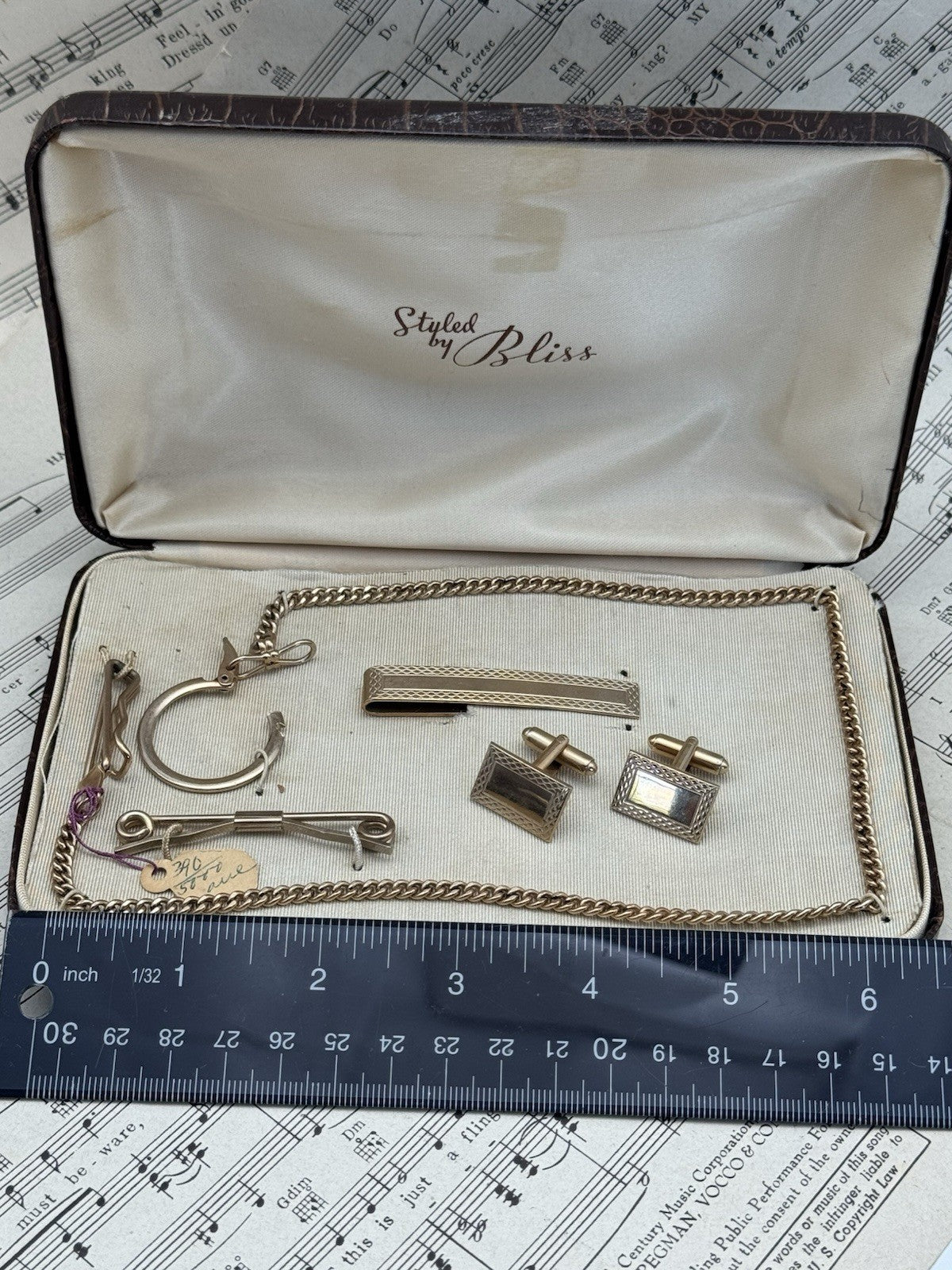 Vintage Gentlemen Case Goldtone Watch Chain Cufflinks Tie Bar Collar Stays Case